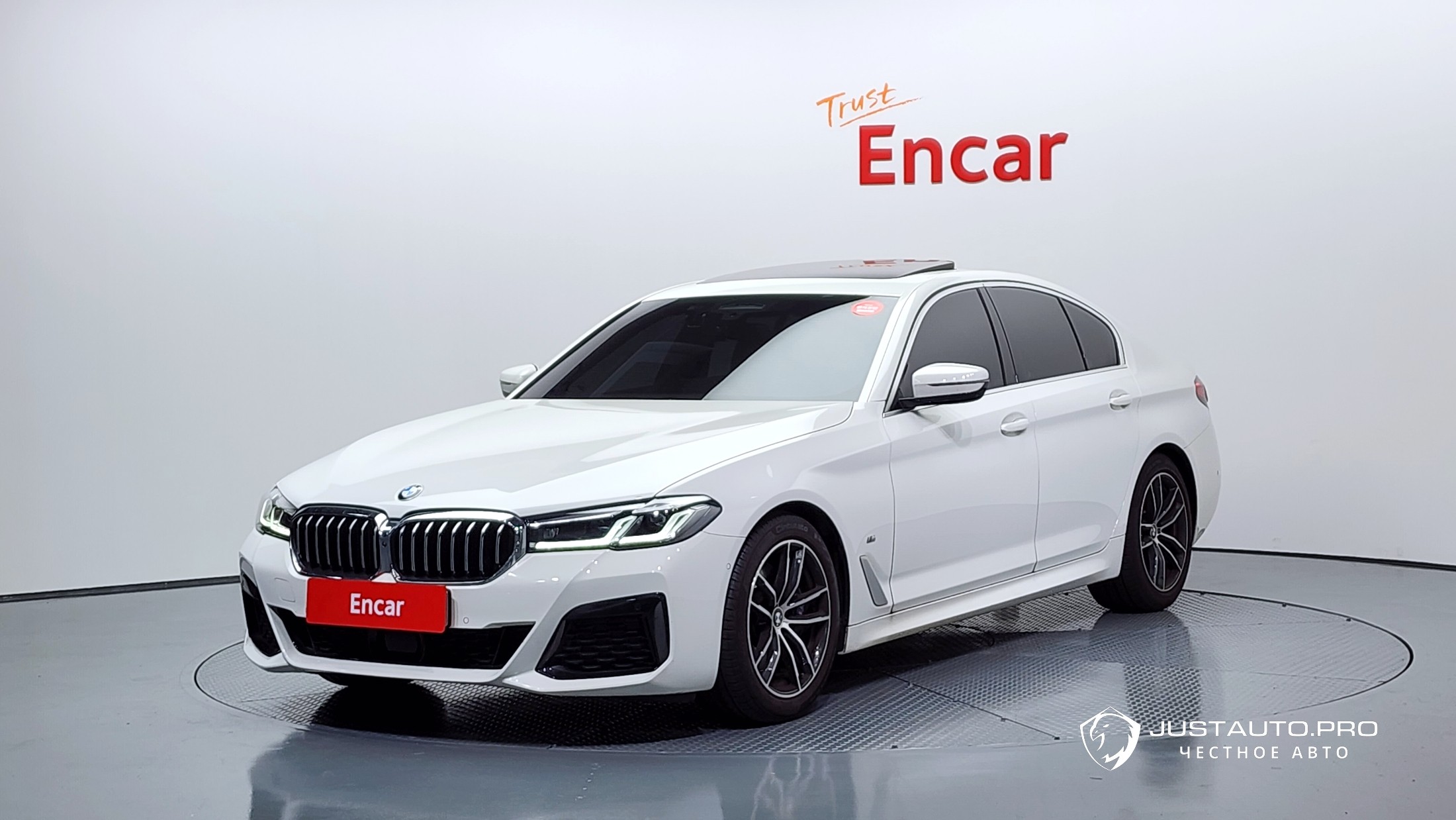 Автомобиль BMW 5-Series