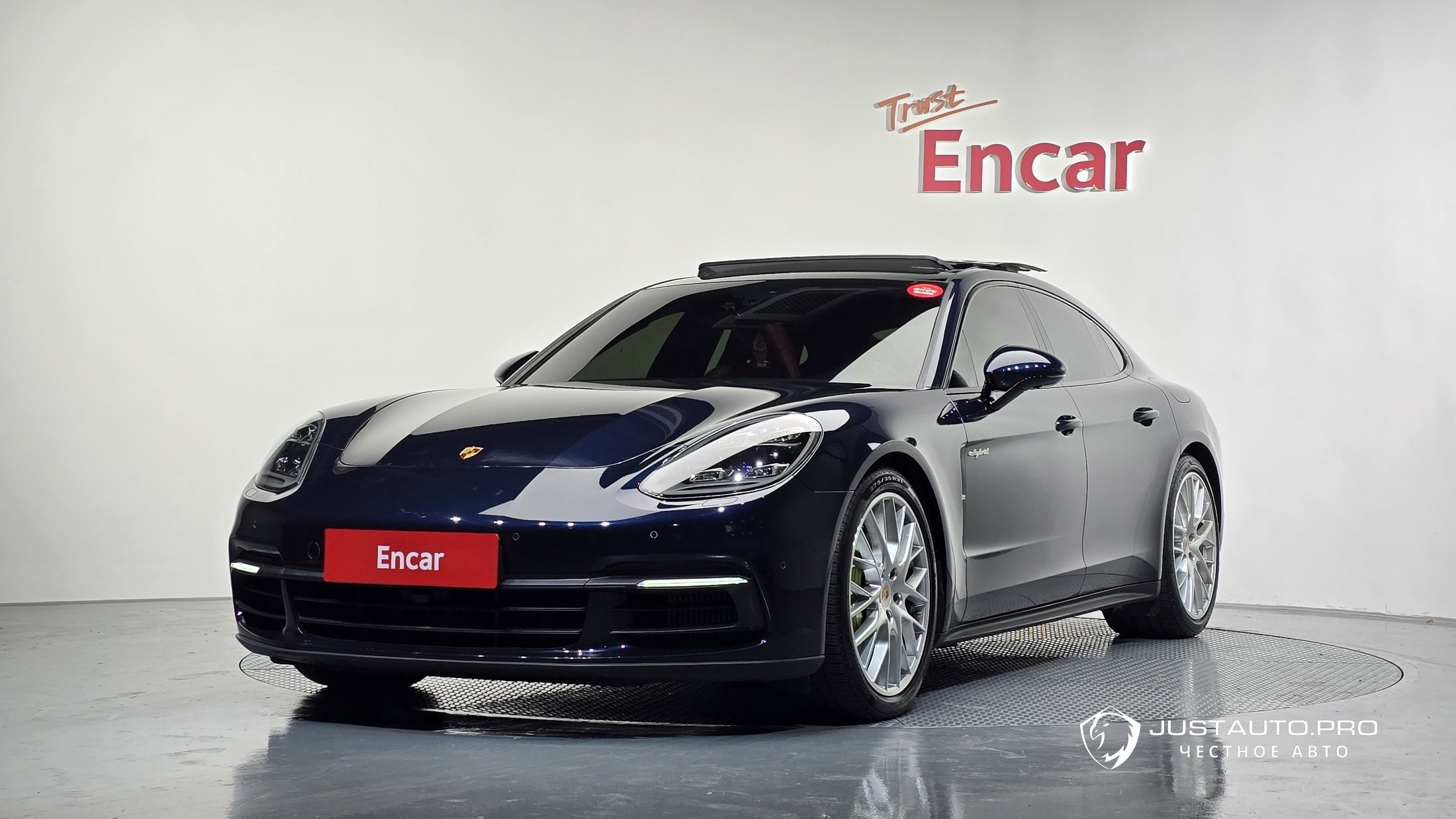 Автомобиль Porsche Panamera