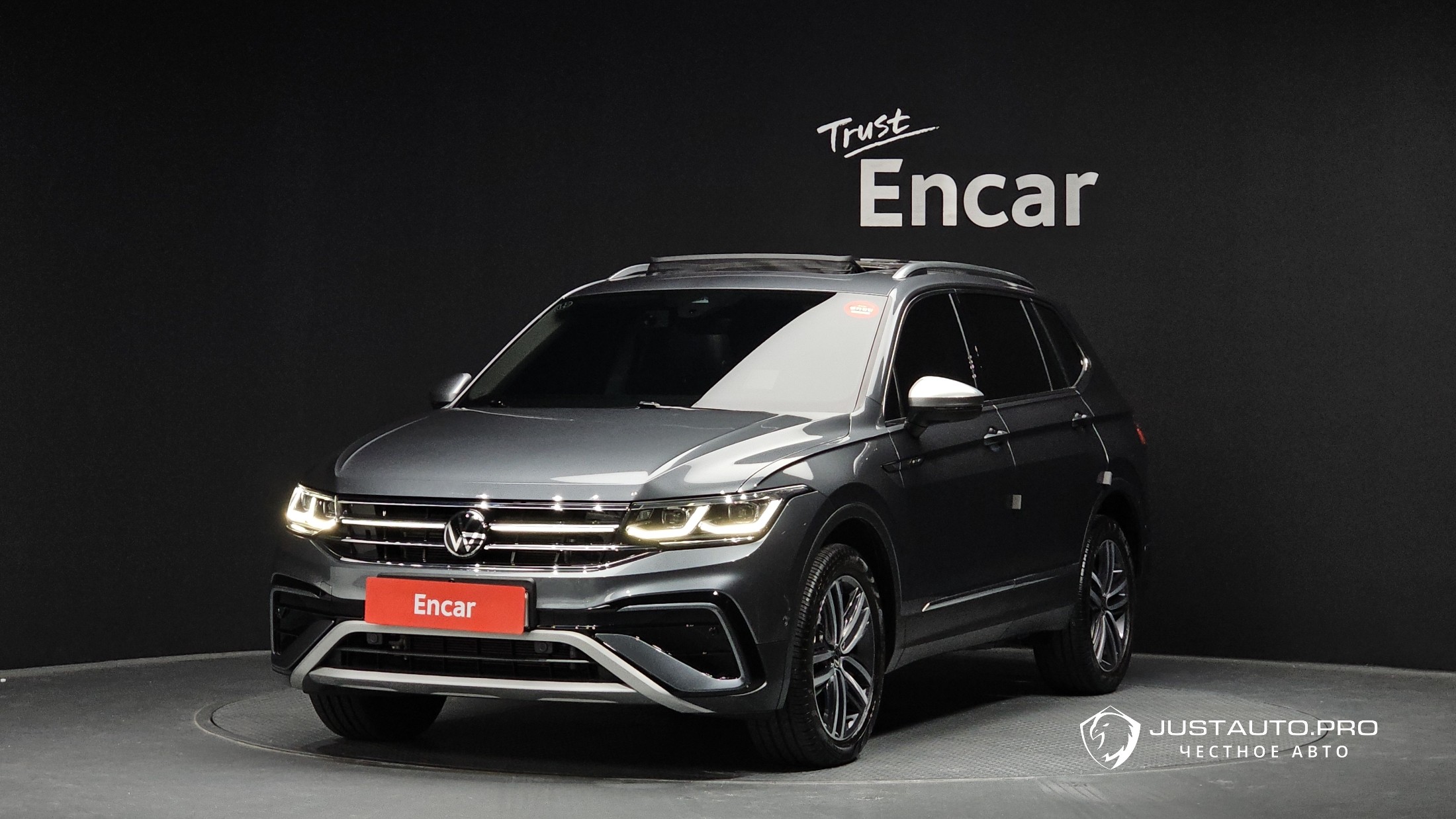 Автомобиль Volkswagen Tiguan
