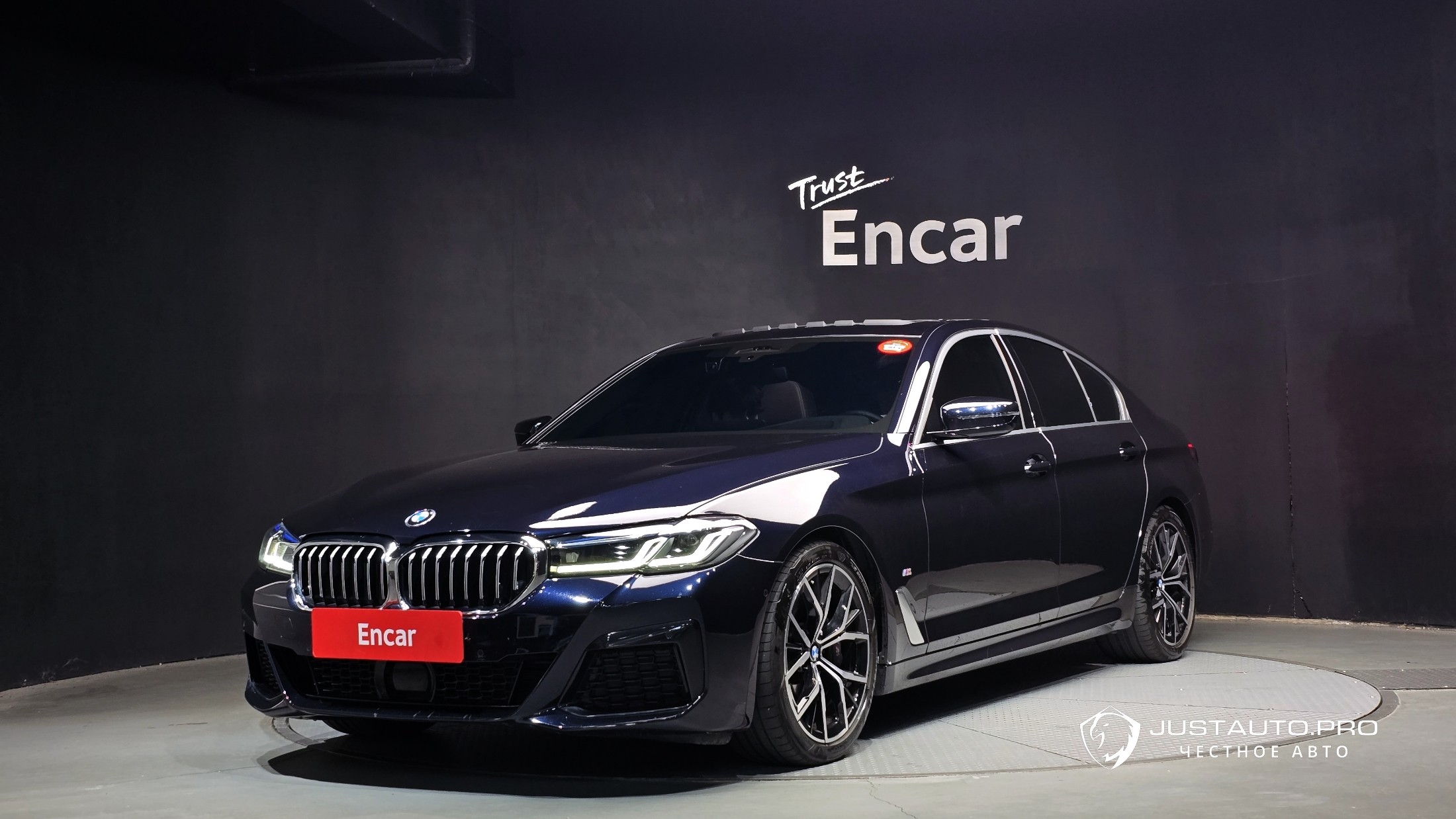 Автомобиль BMW 5-Series