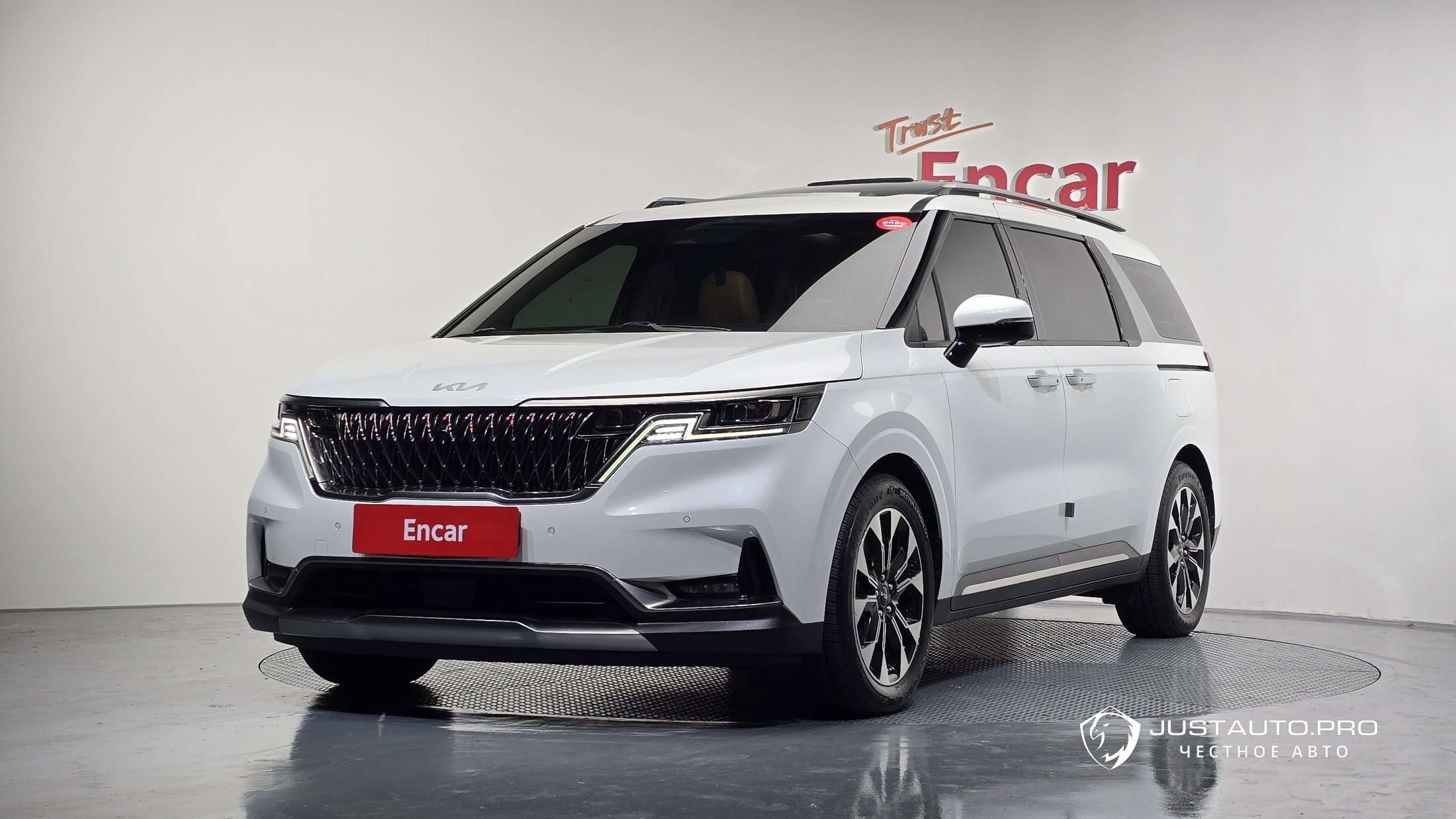 Автомобиль Kia Canival