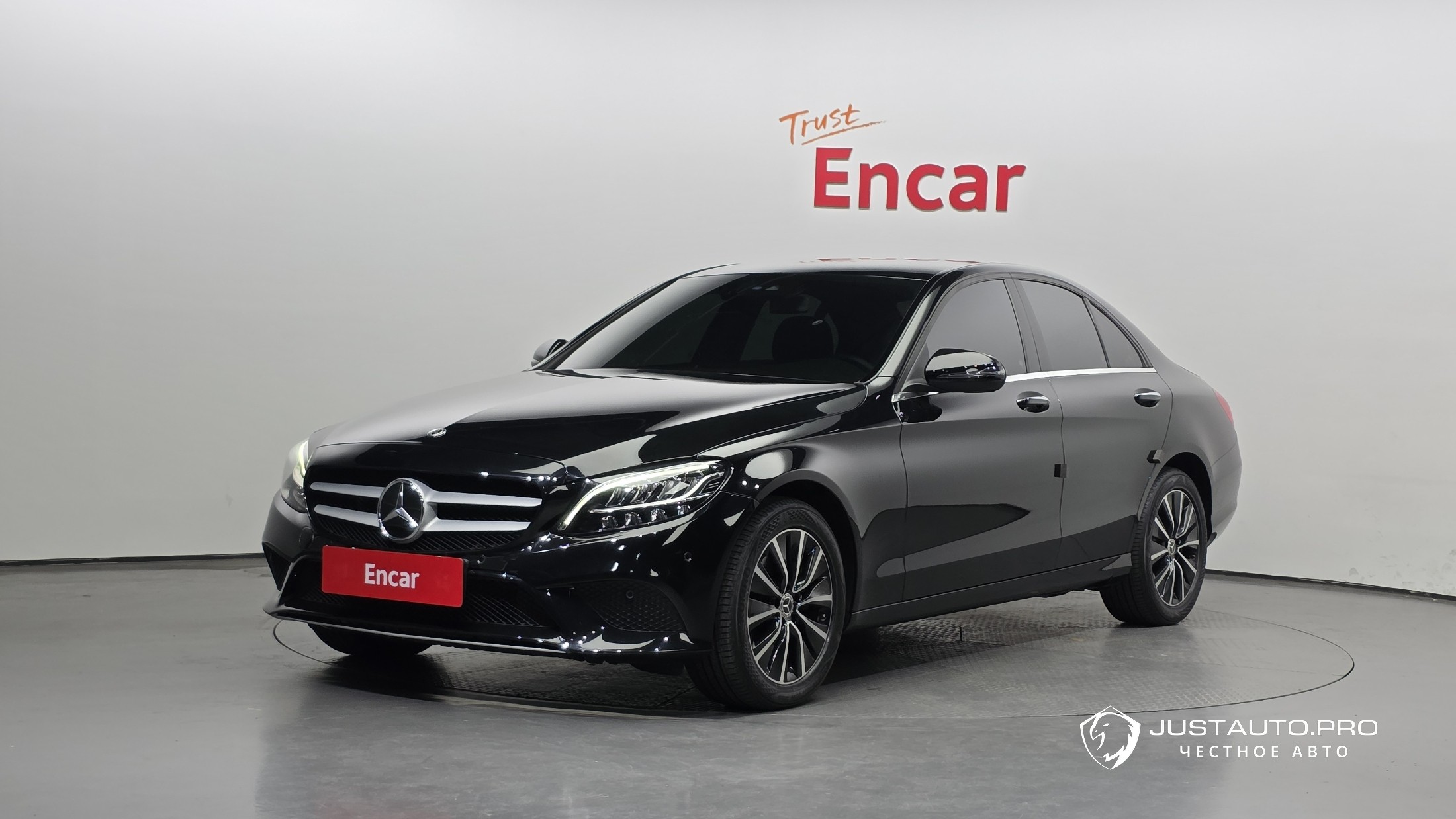 Автомобиль Mercedes-Benz C-Class