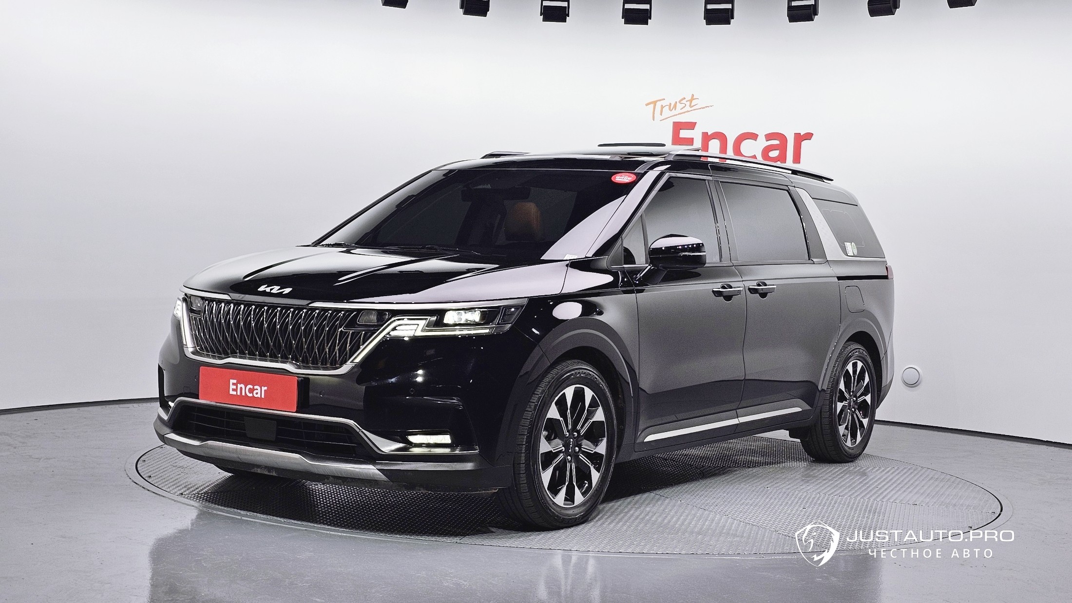 Автомобиль Kia Canival