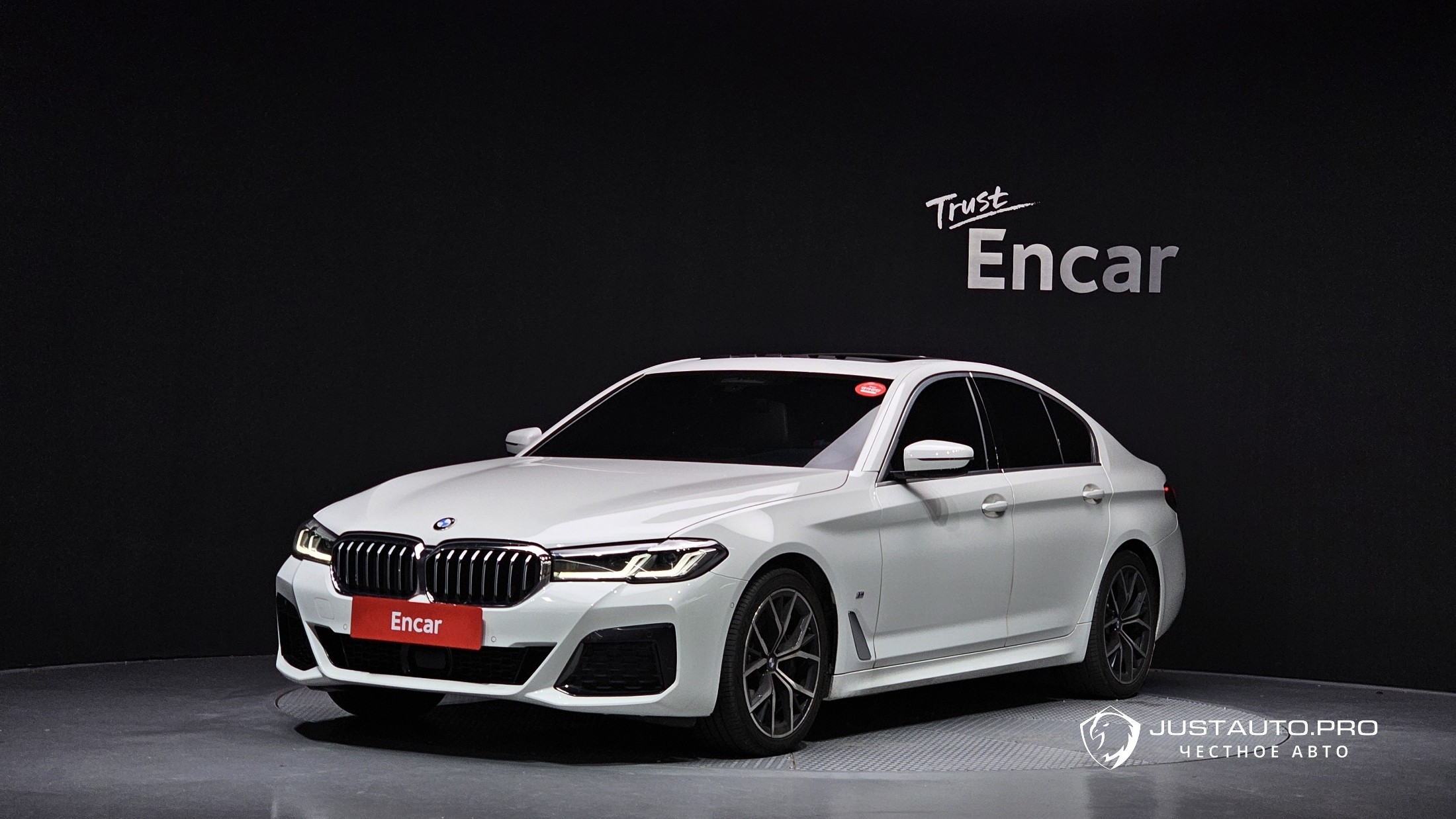 Автомобиль BMW 5-Series