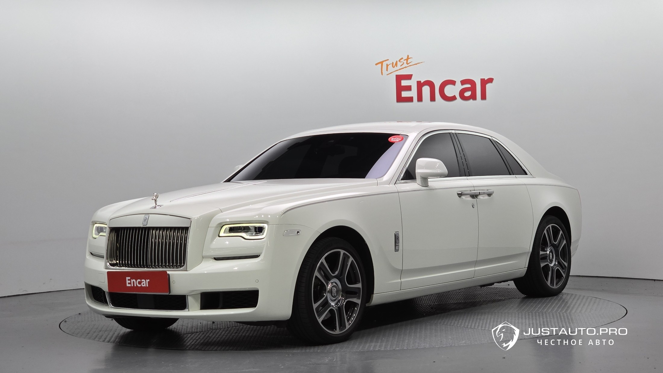 Автомобиль Rolls-Royce Ghost