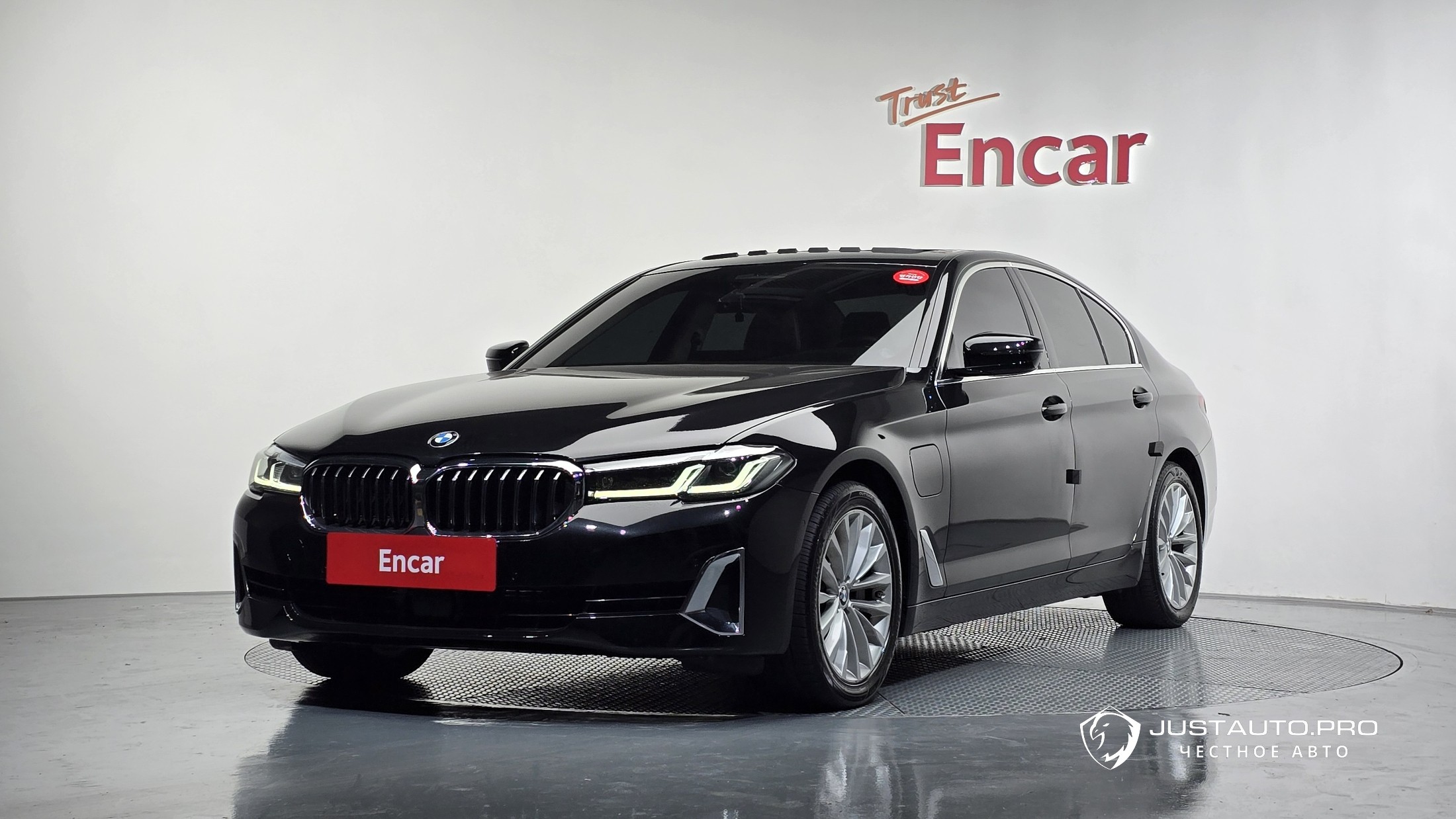 Автомобиль BMW 5-Series