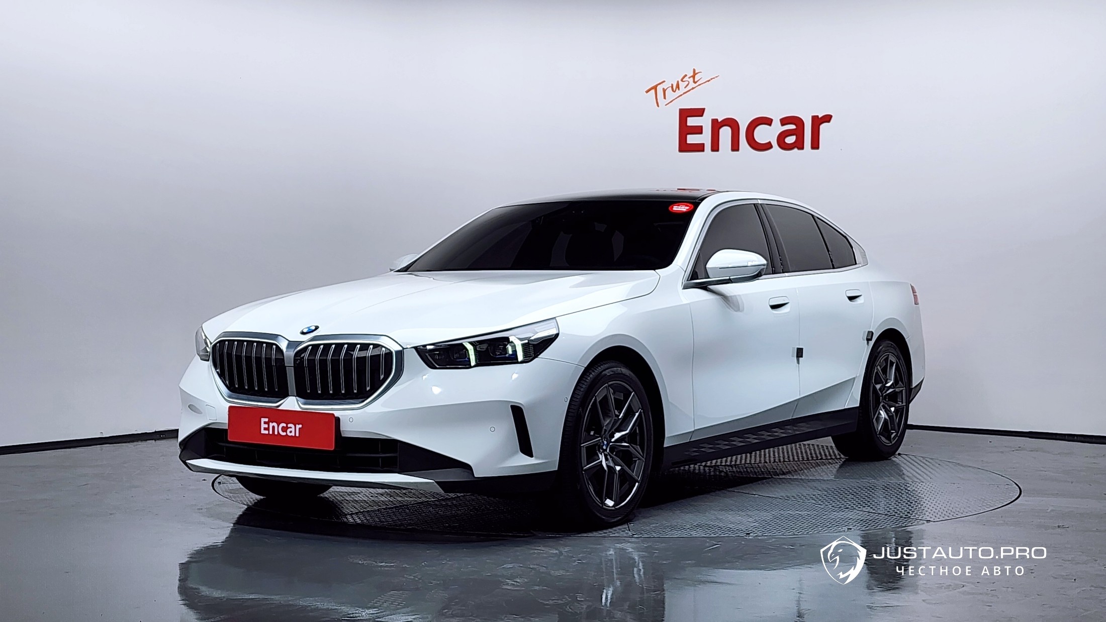 Автомобиль BMW 5-Series