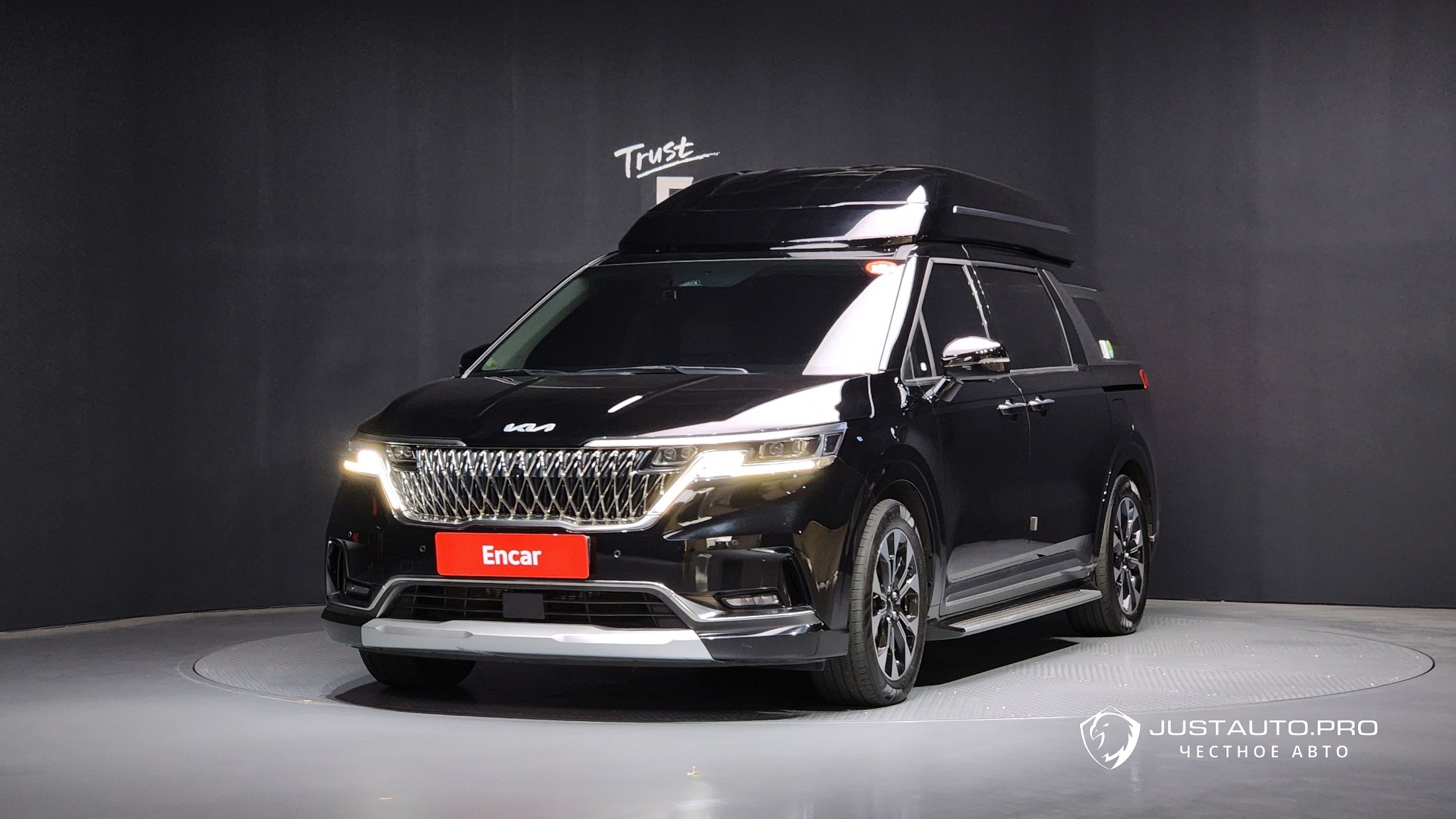 Автомобиль Kia Canival