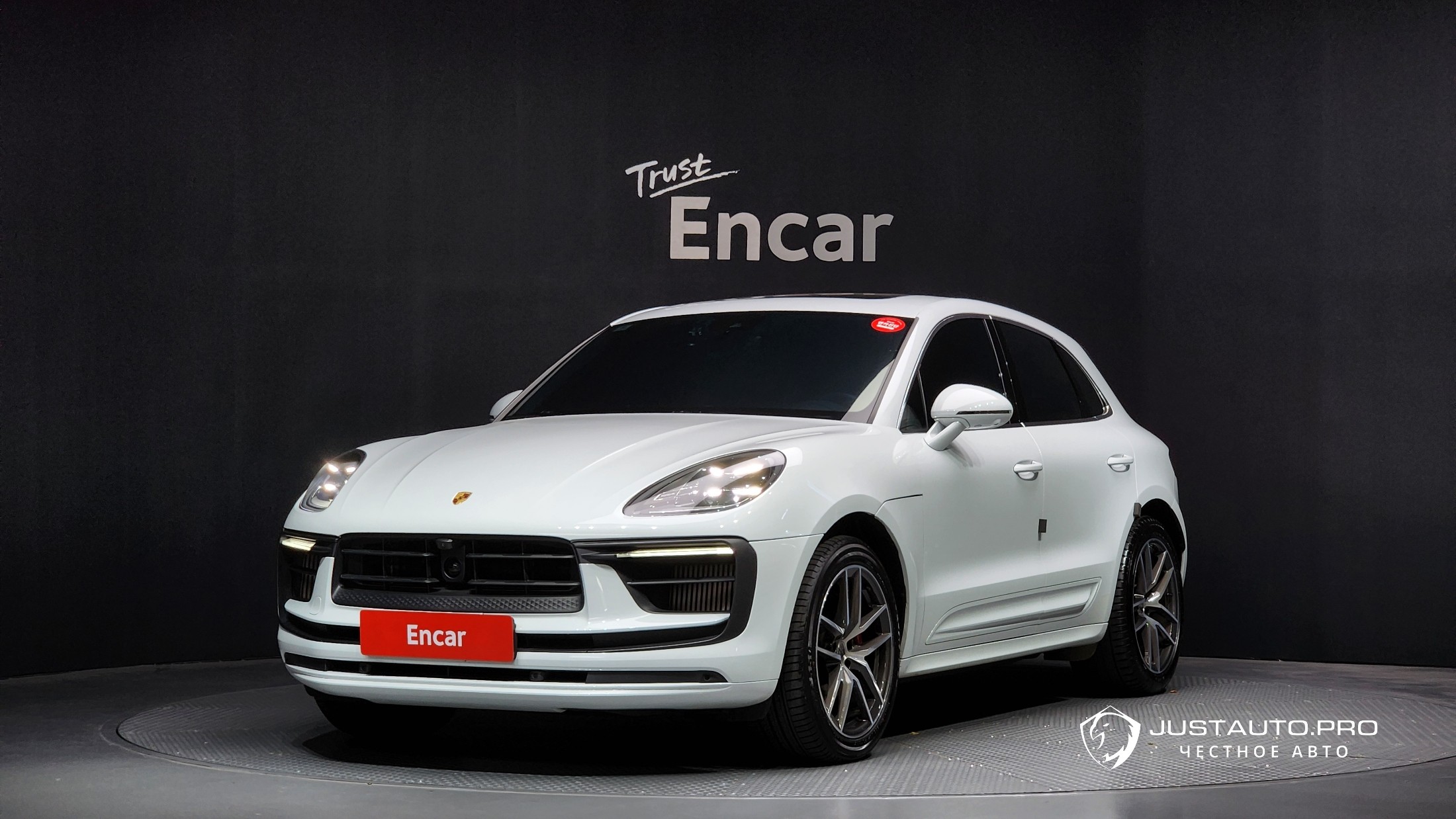 Автомобиль Porsche Macan
