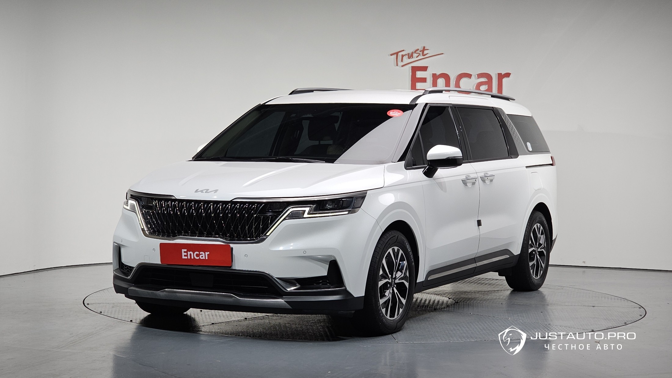 Автомобиль Kia Canival