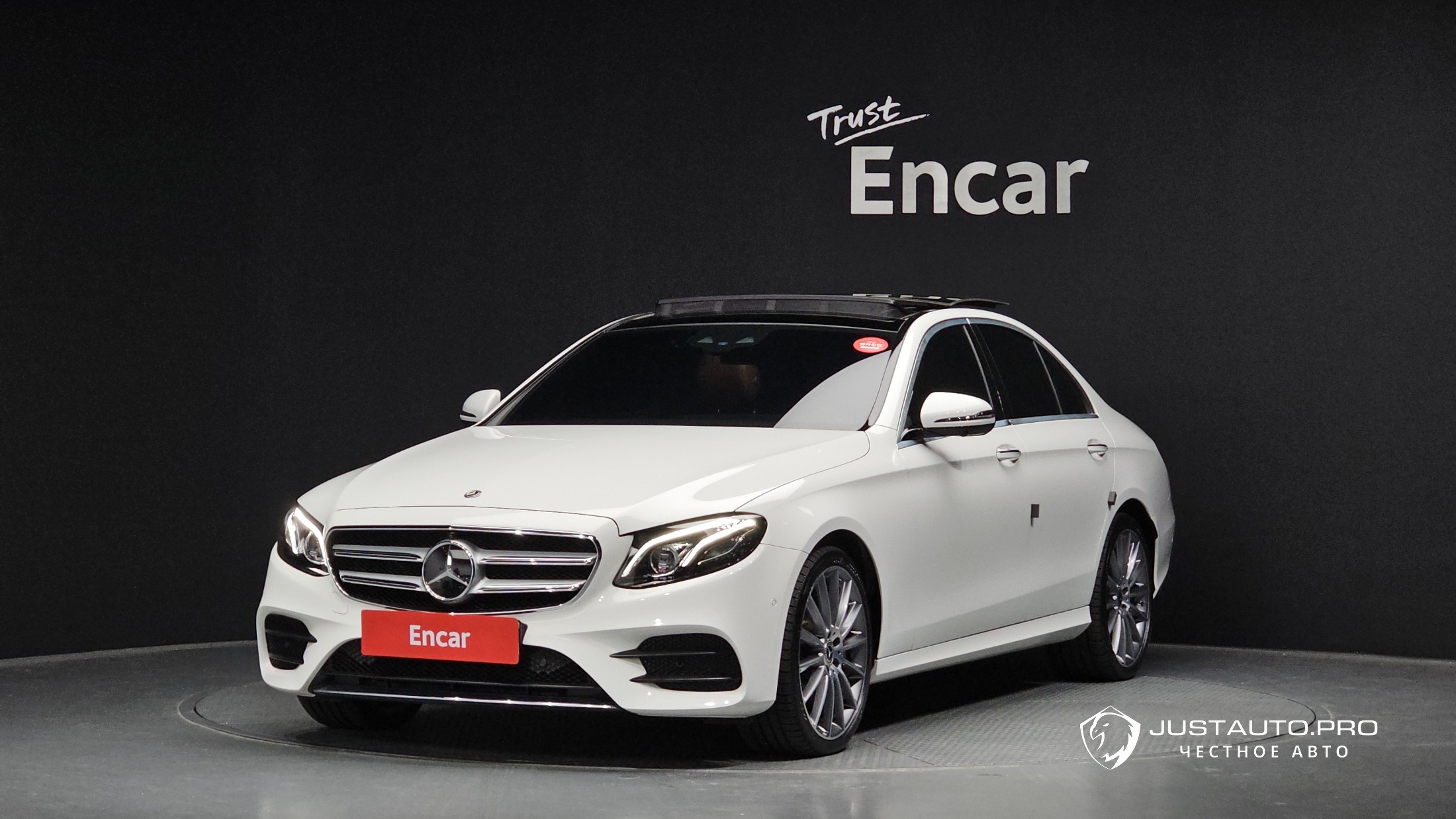 Автомобиль Mercedes-Benz E-Class