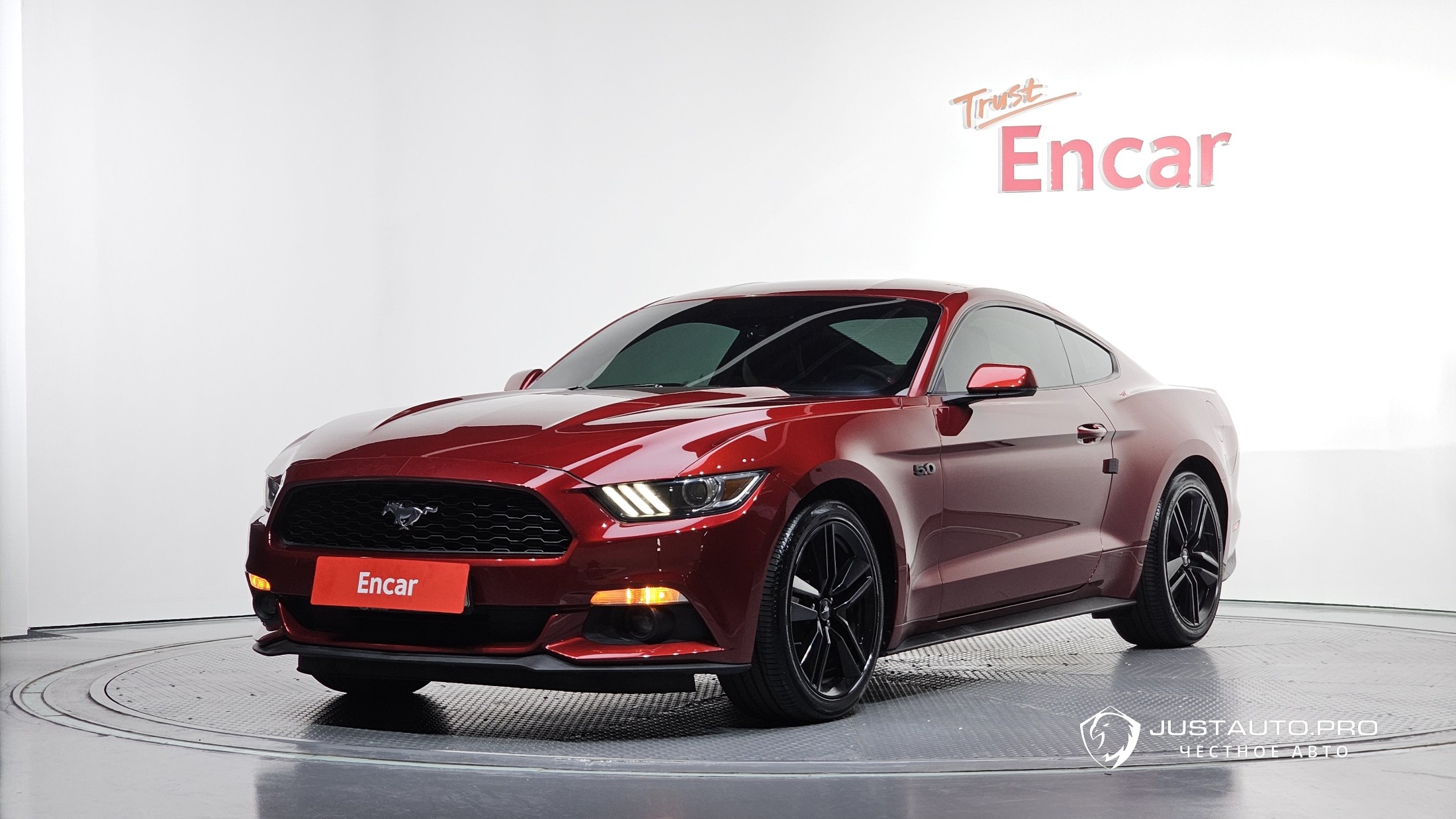 Автомобиль Ford Mustang
