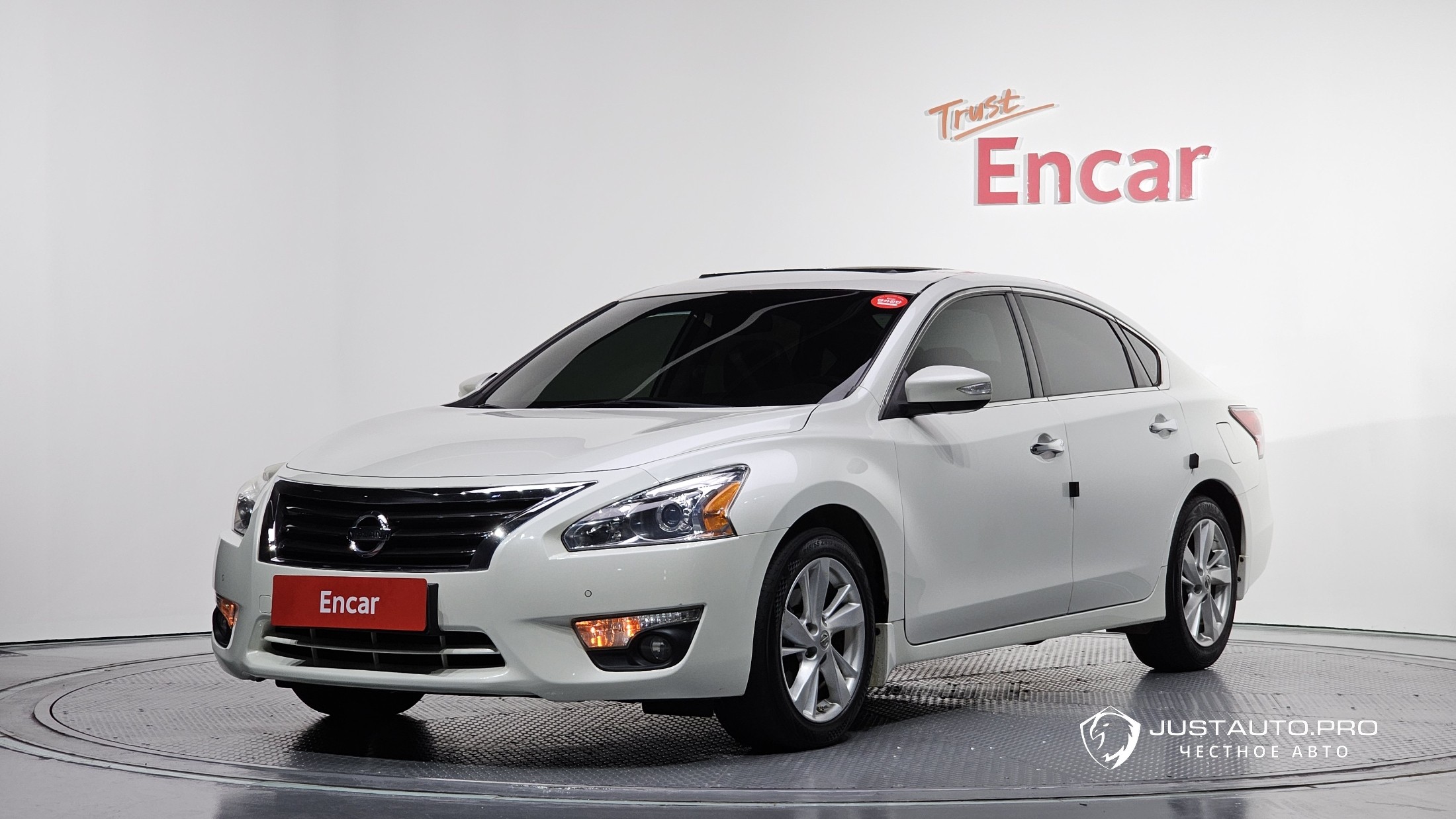 Автомобиль Nissan Altima