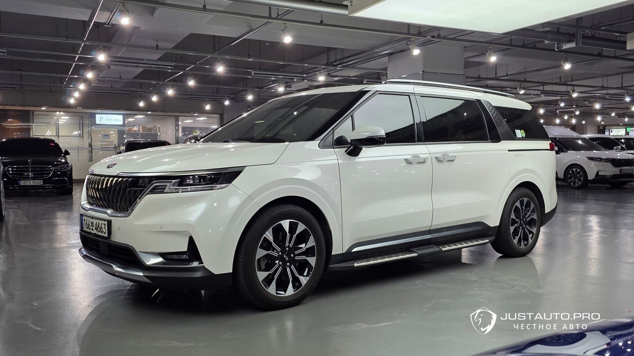 Автомобиль Kia Canival