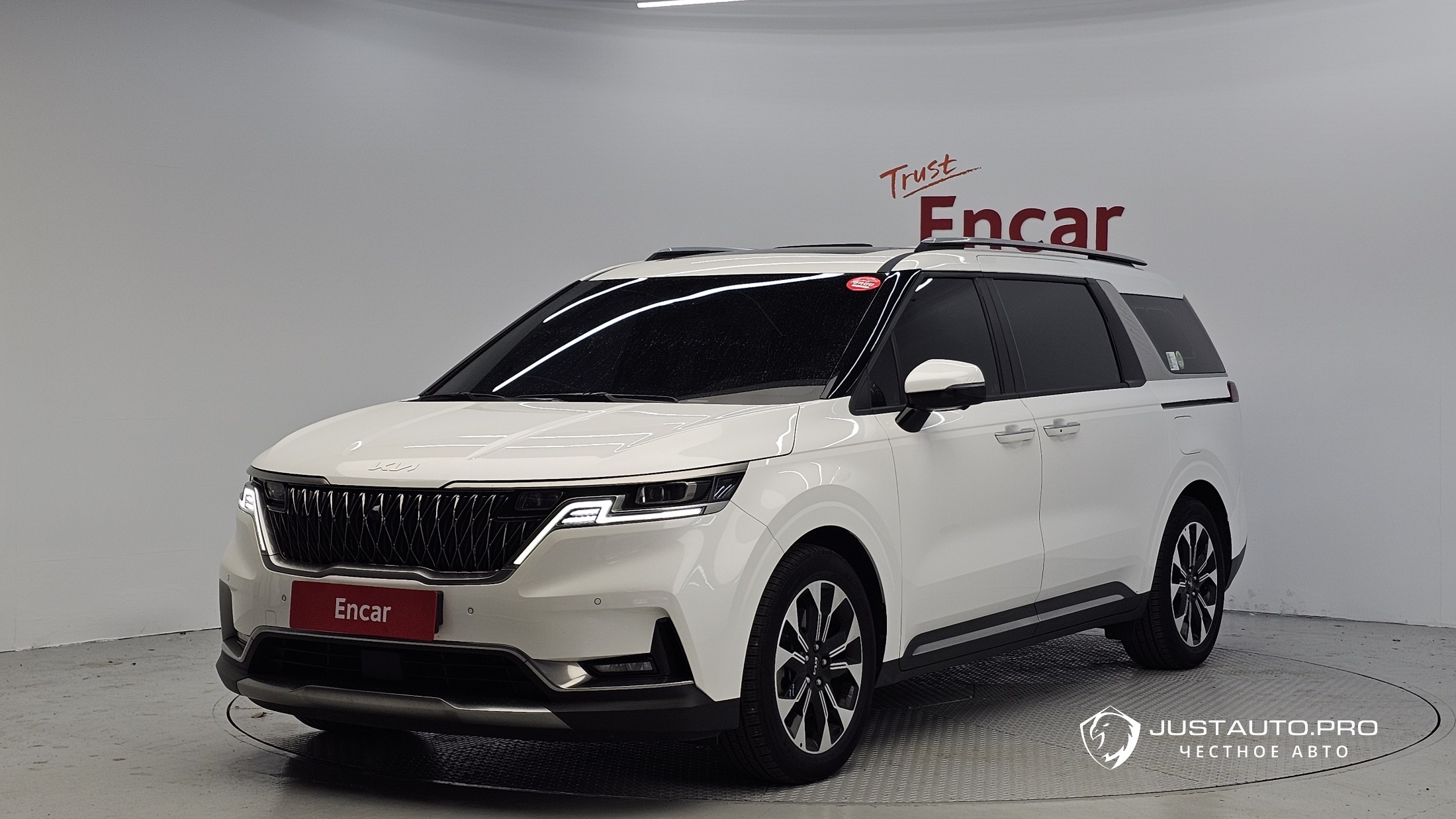 Автомобиль Kia Canival