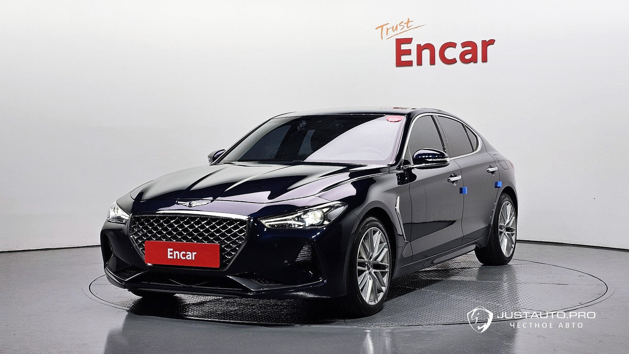 Автомобиль Genesis G70