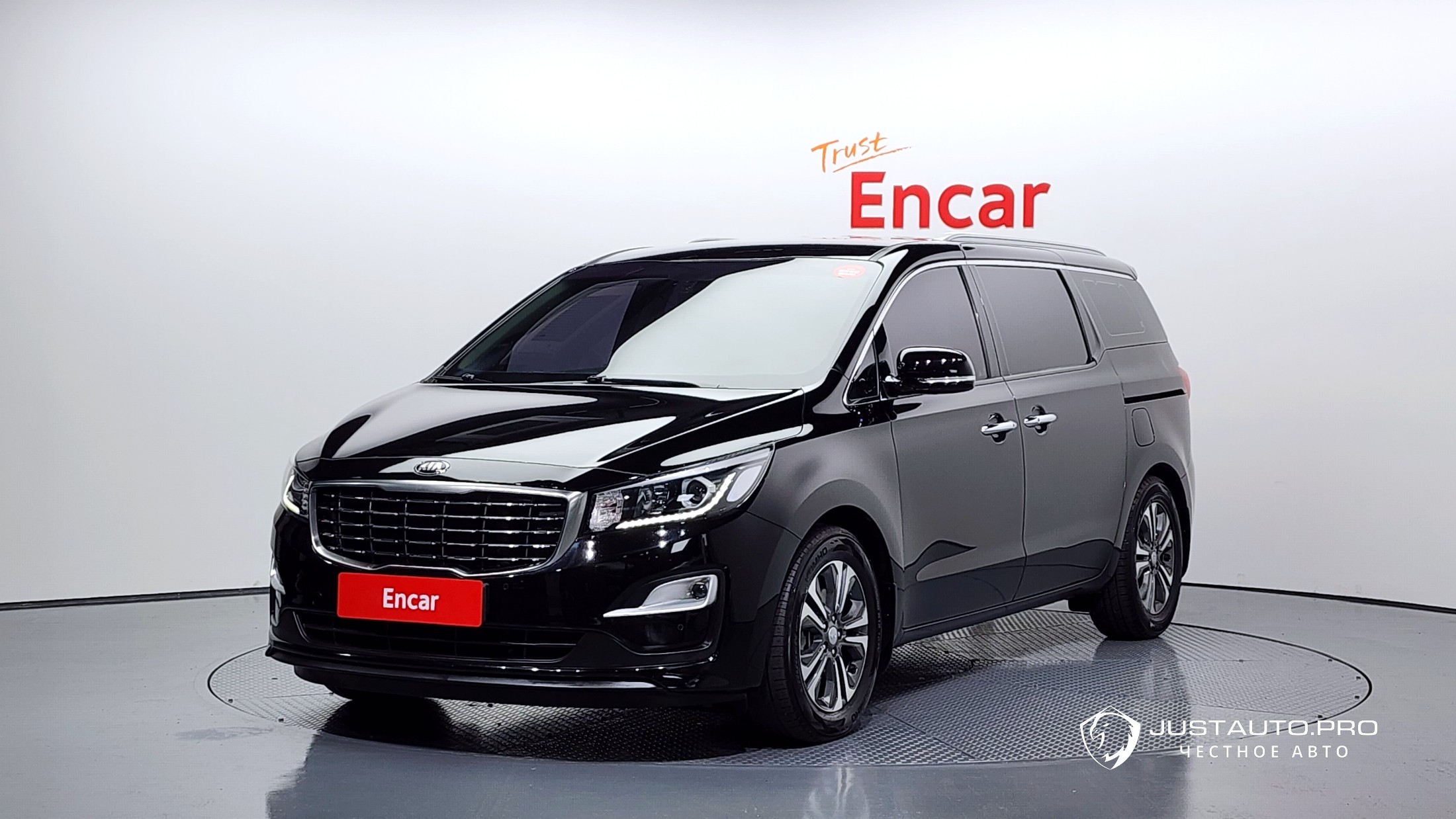 Автомобиль Kia Canival