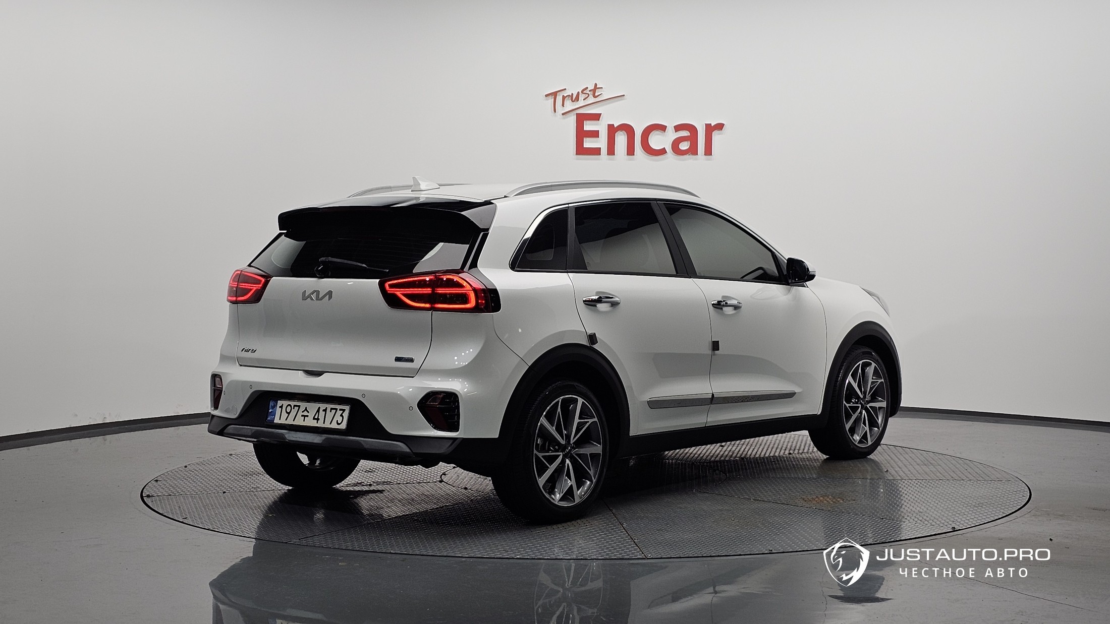 Автомобиль Kia Niro