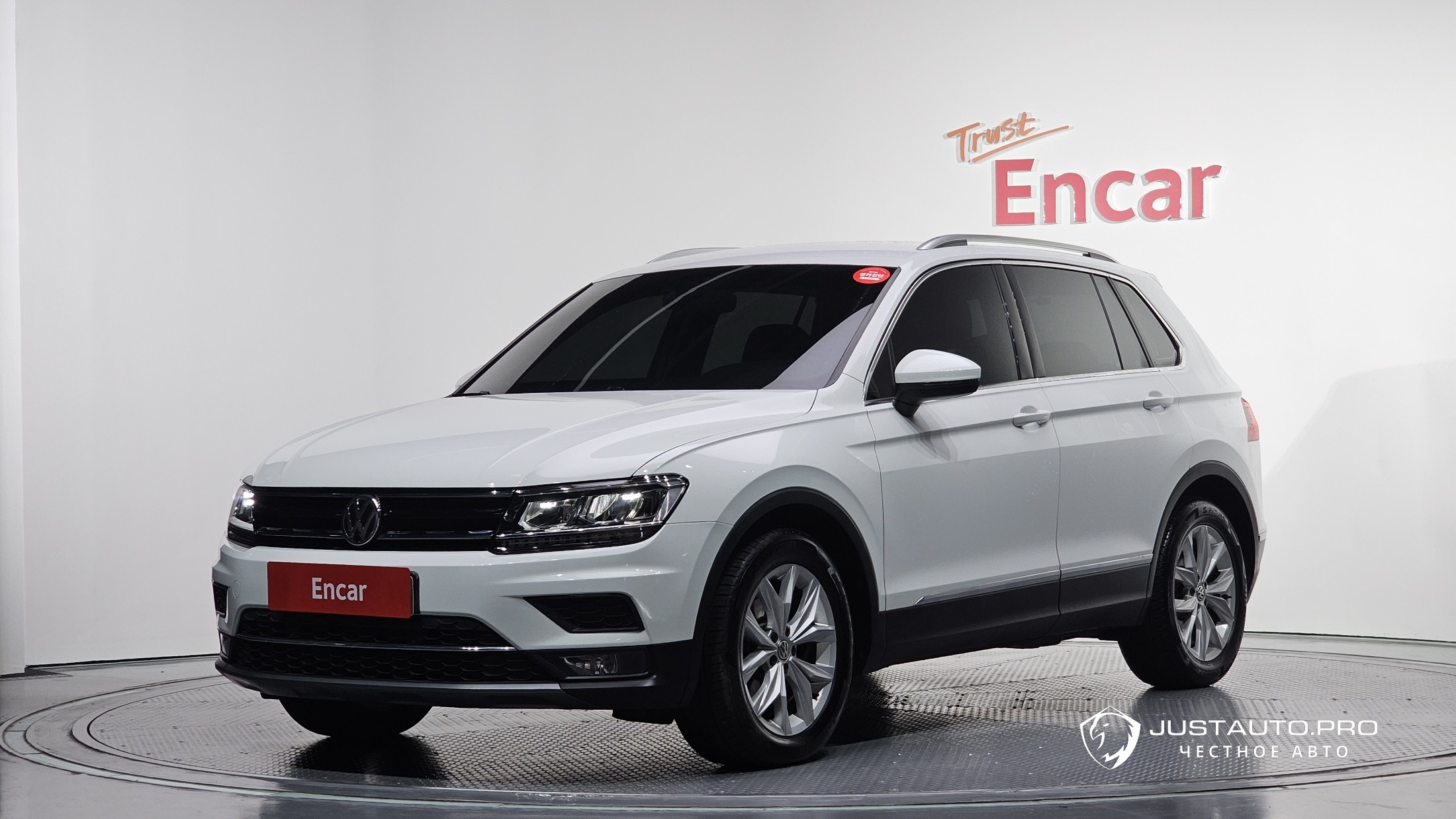 Автомобиль Volkswagen Tiguan