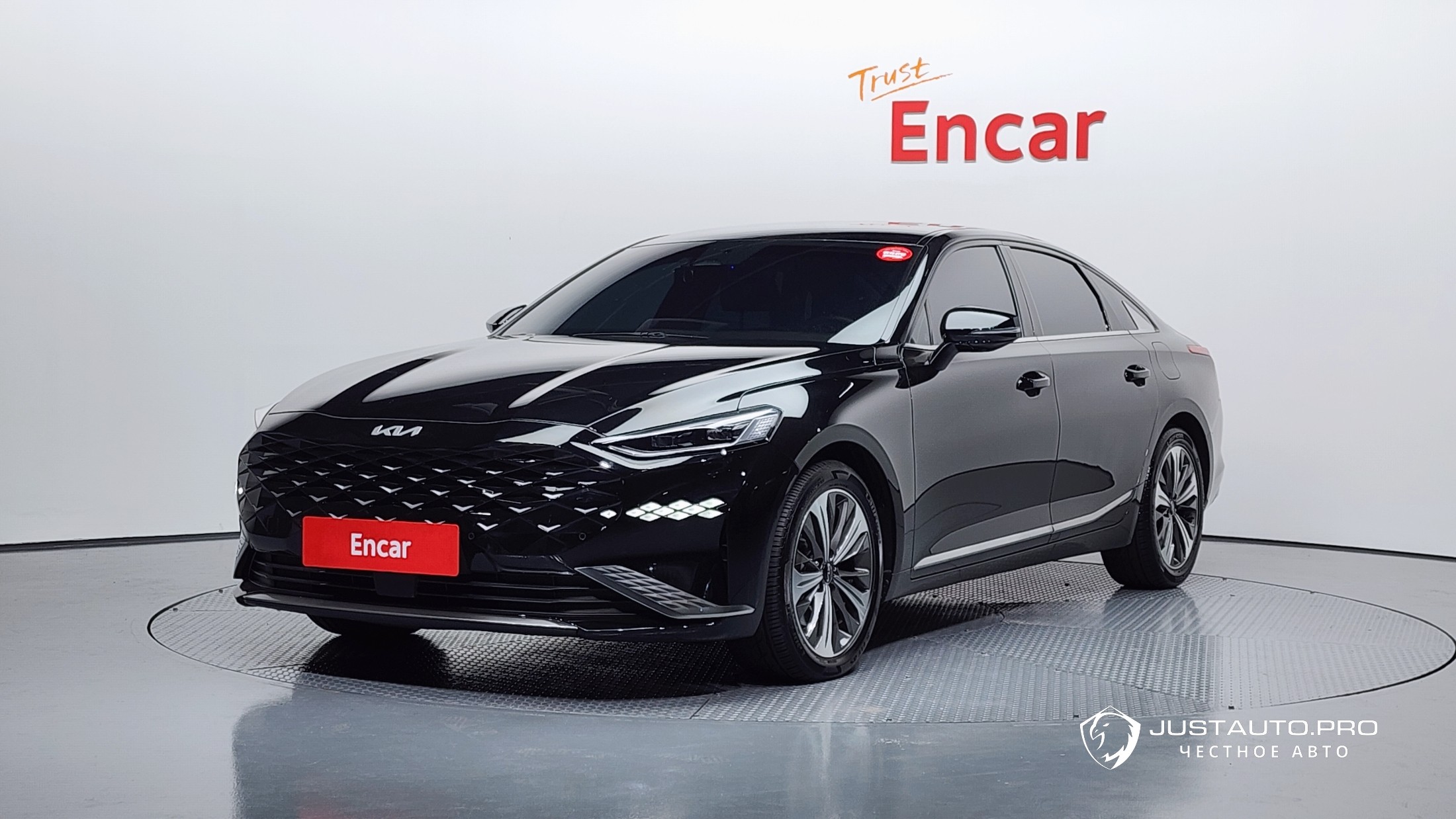 Автомобиль Kia K8