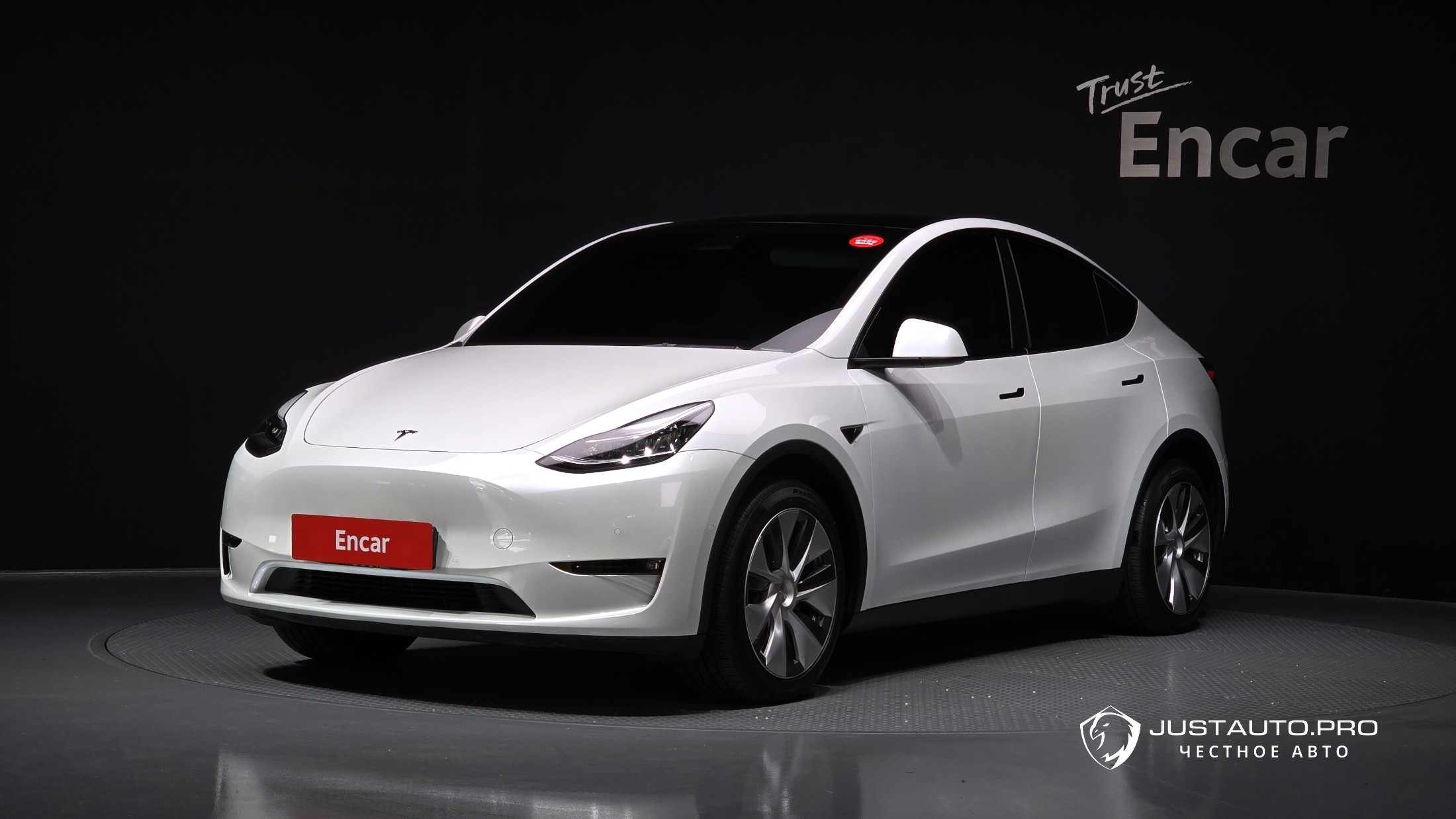 Автомобиль Tesla Model Y