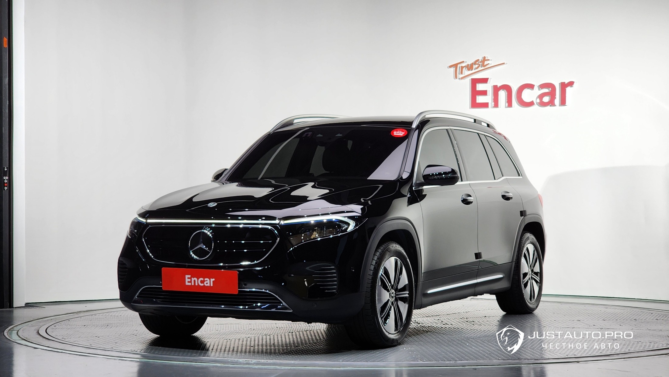 Автомобиль Mercedes-Benz EQB