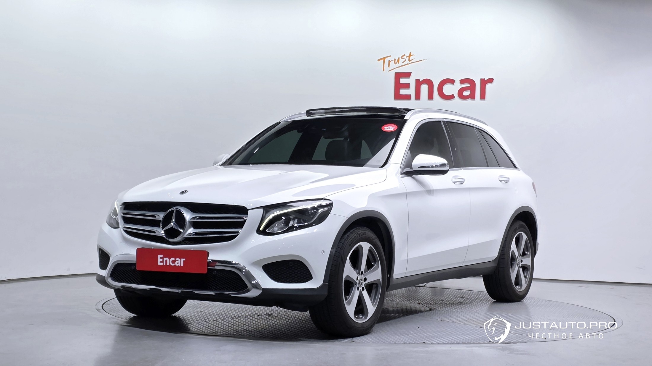 Автомобиль Mercedes-Benz GLC-Class