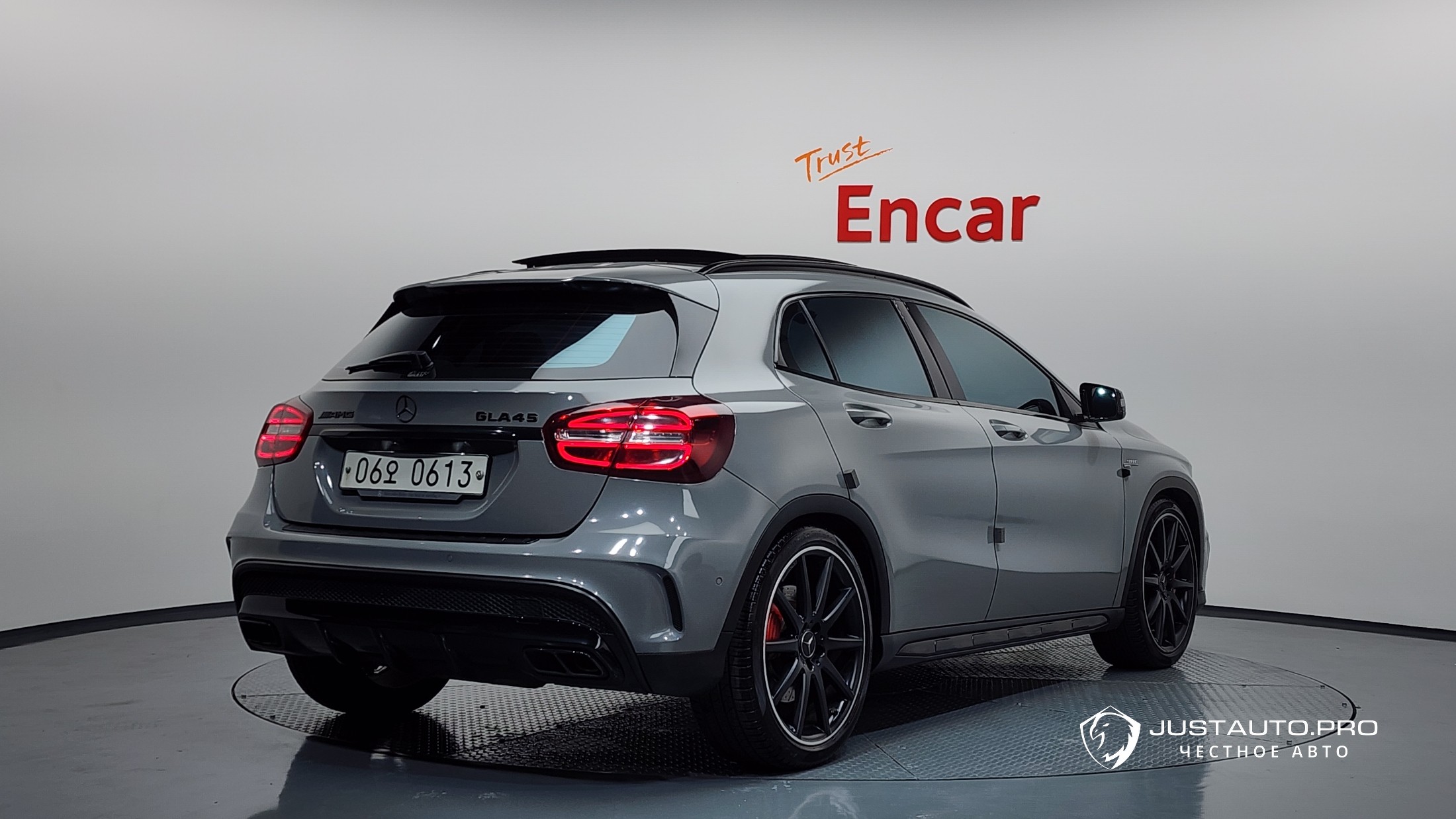 Автомобиль Mercedes-Benz GLA-Class