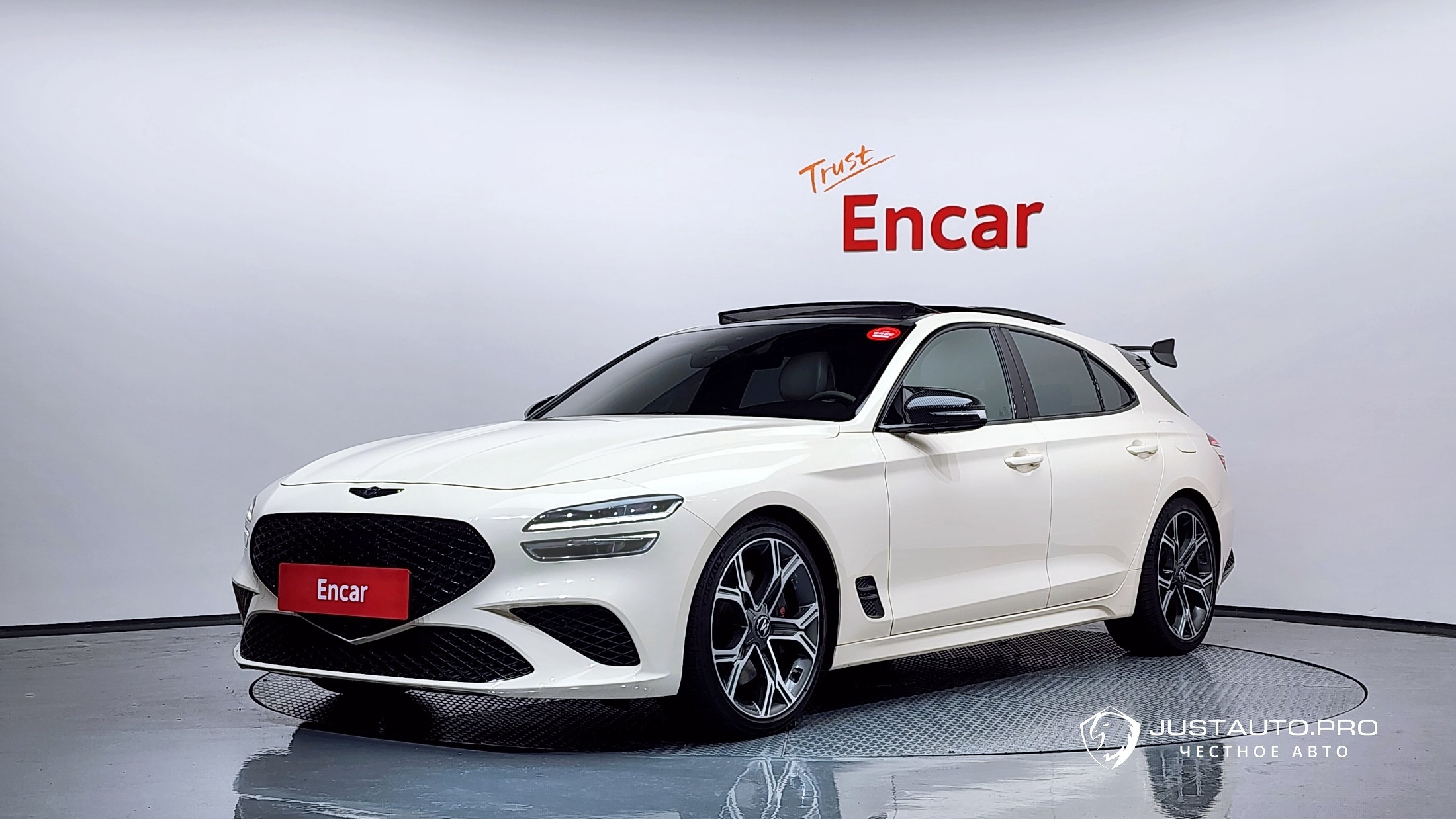 Автомобиль Genesis G70