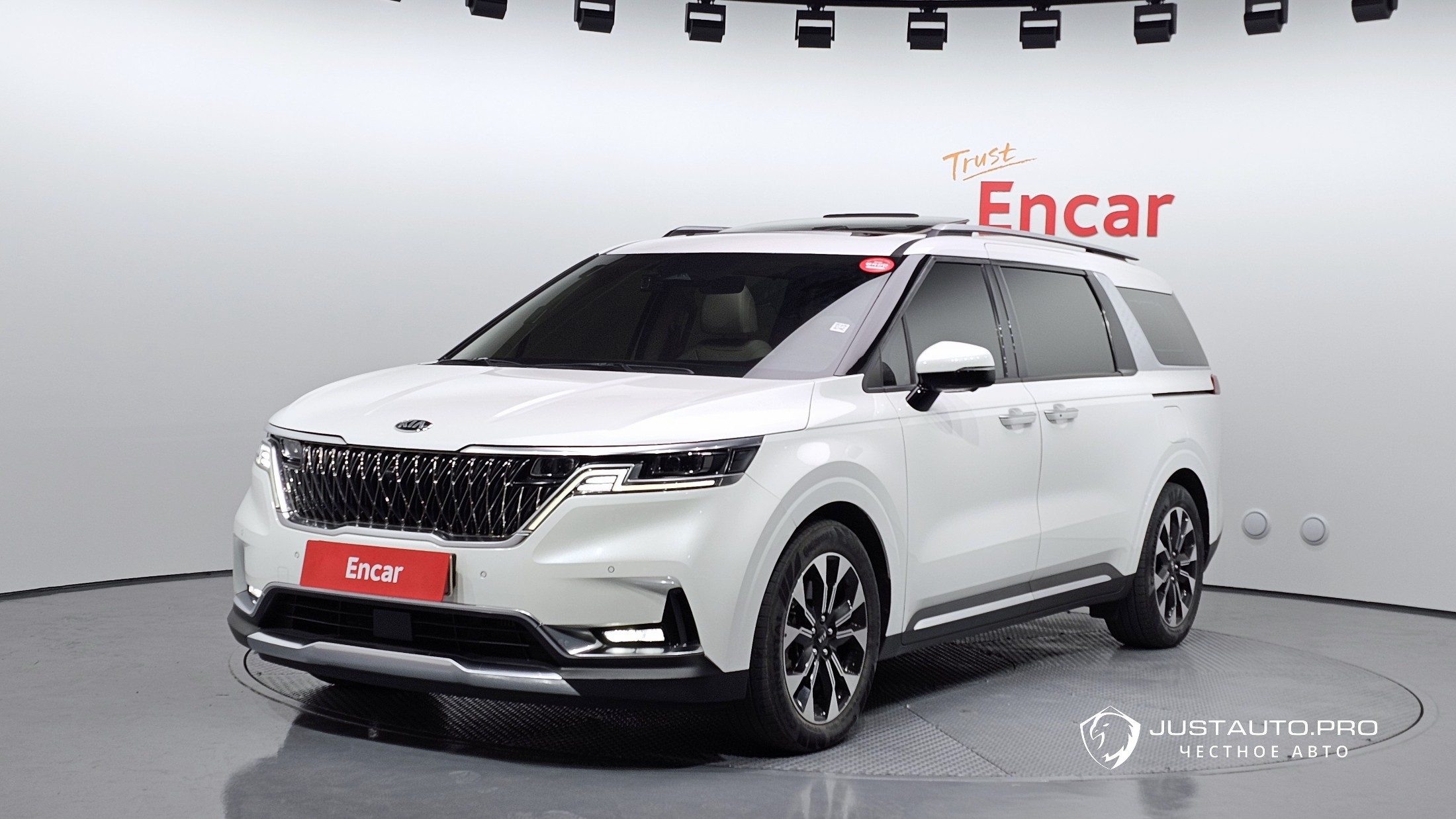Автомобиль Kia Canival