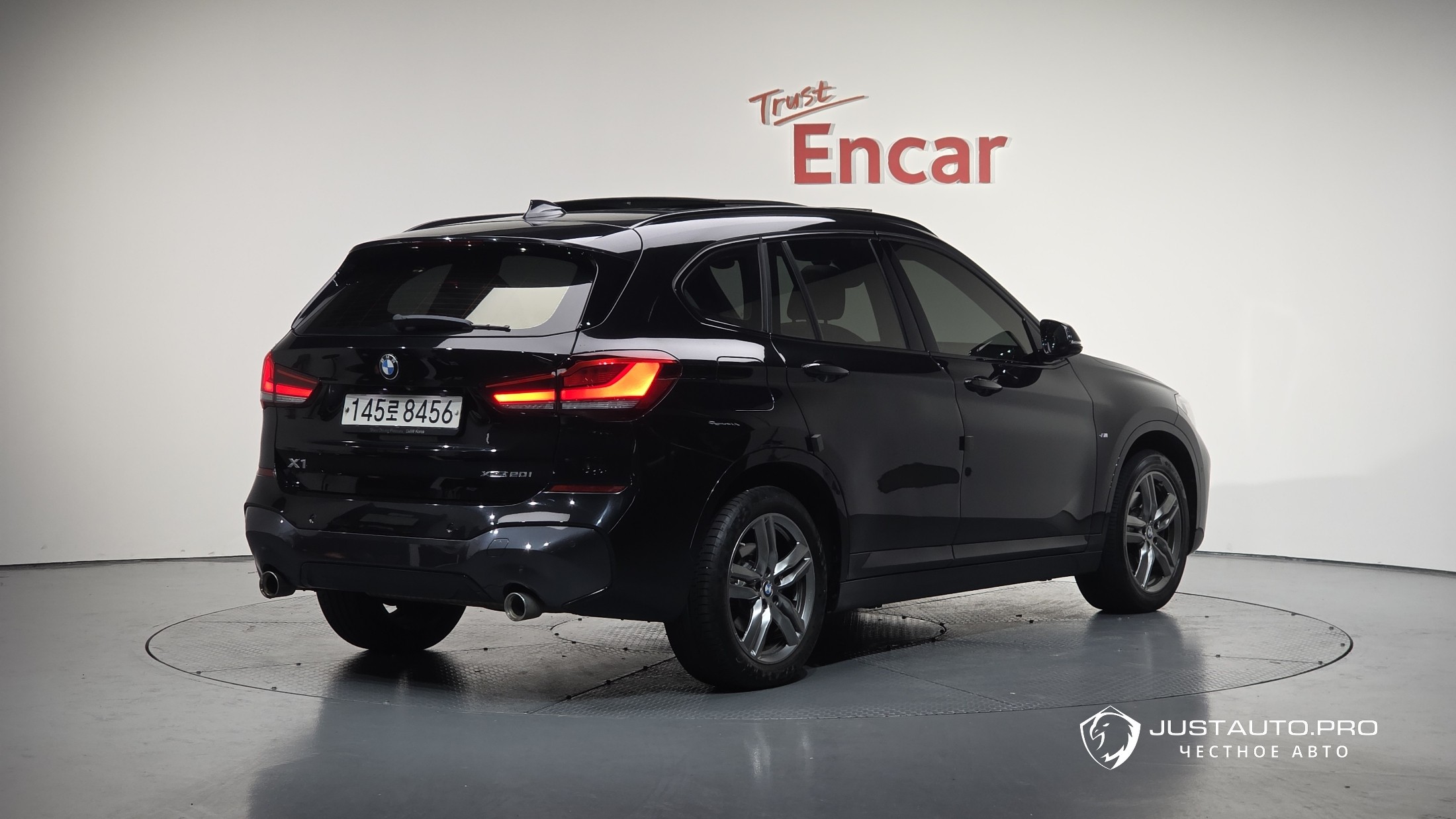 Автомобиль BMW X1