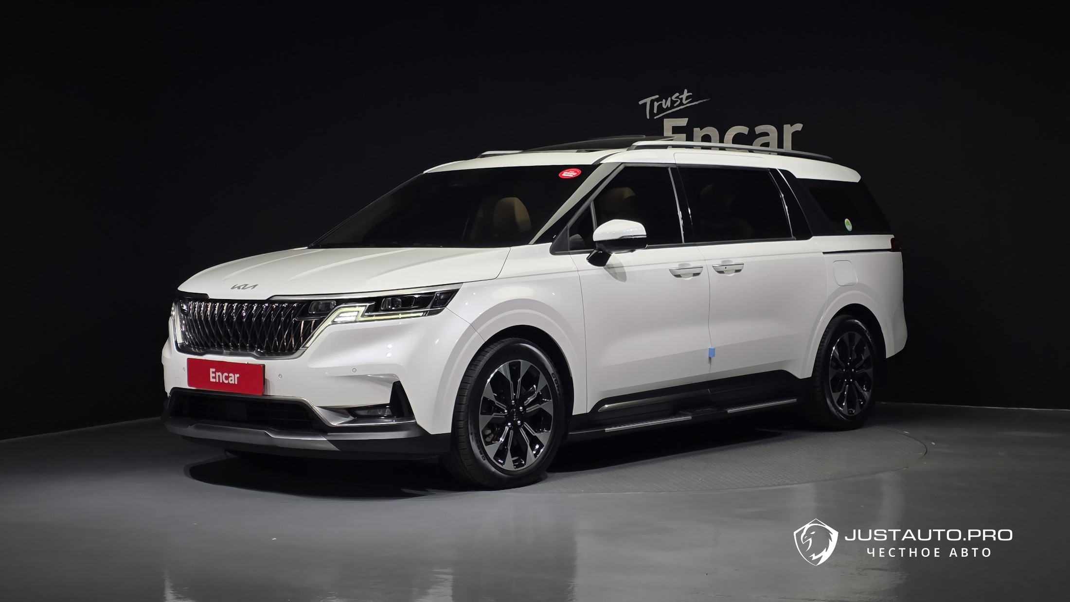 Автомобиль Kia Canival