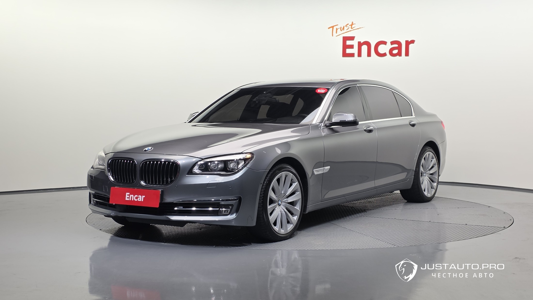 Автомобиль BMW 7-Series