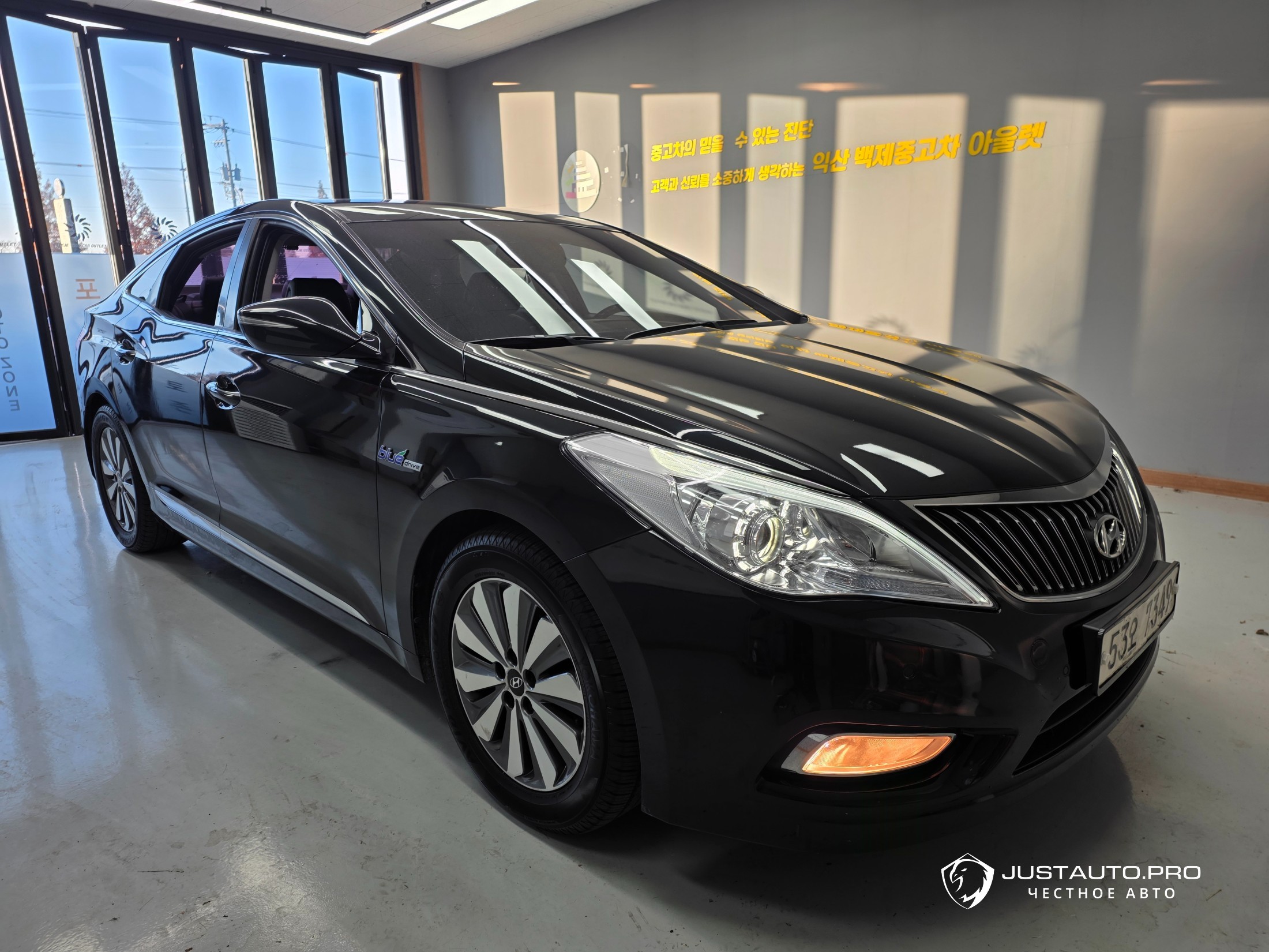 Автомобиль Hyundai Grandeur