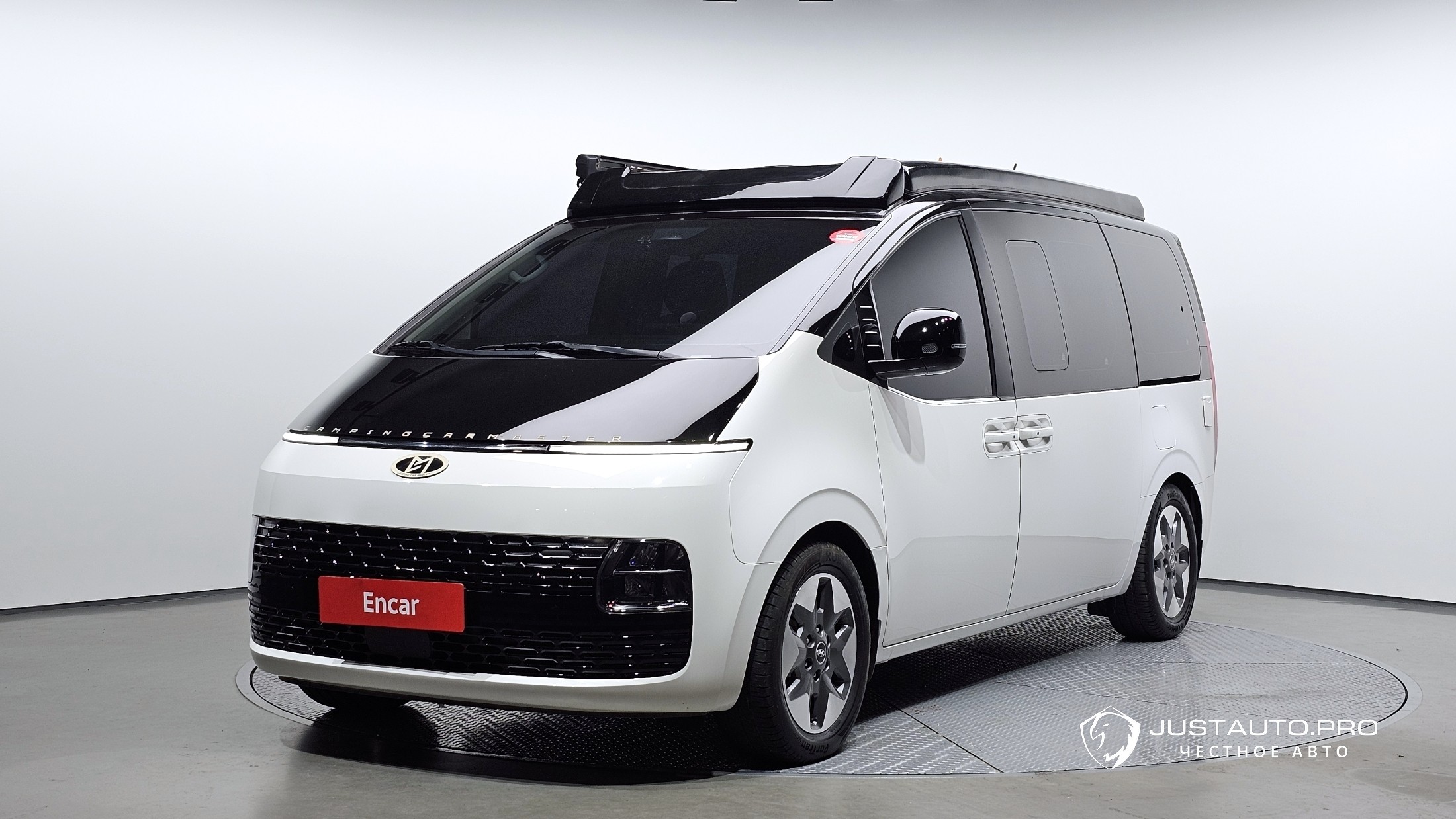 Автомобиль Hyundai Staria