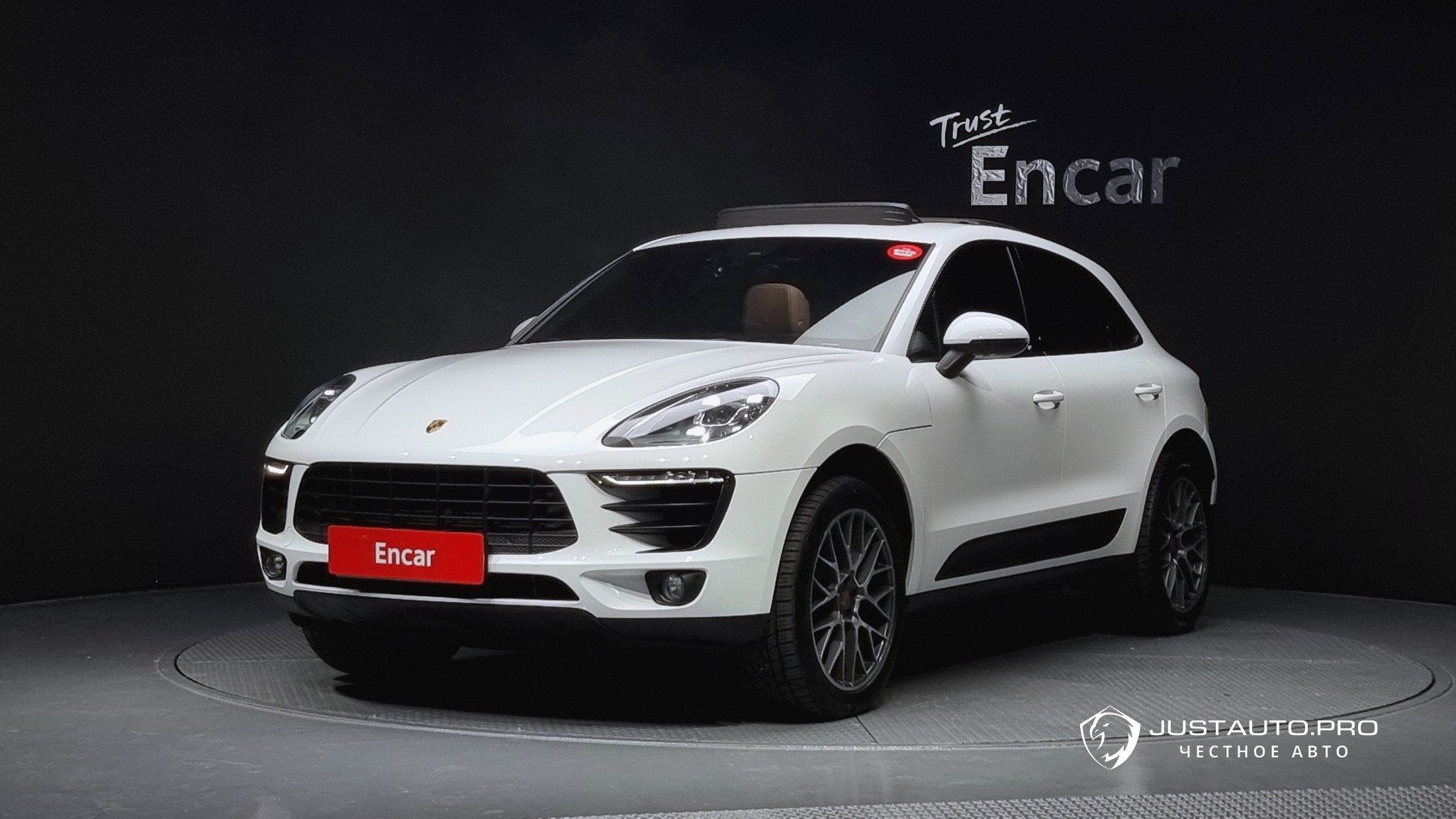 Автомобиль Porsche Macan