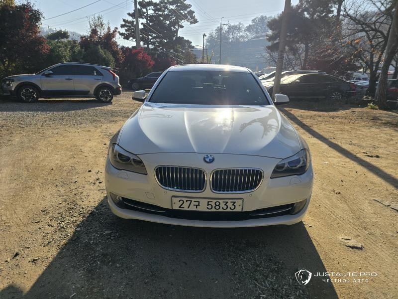 Автомобиль BMW 5-Series
