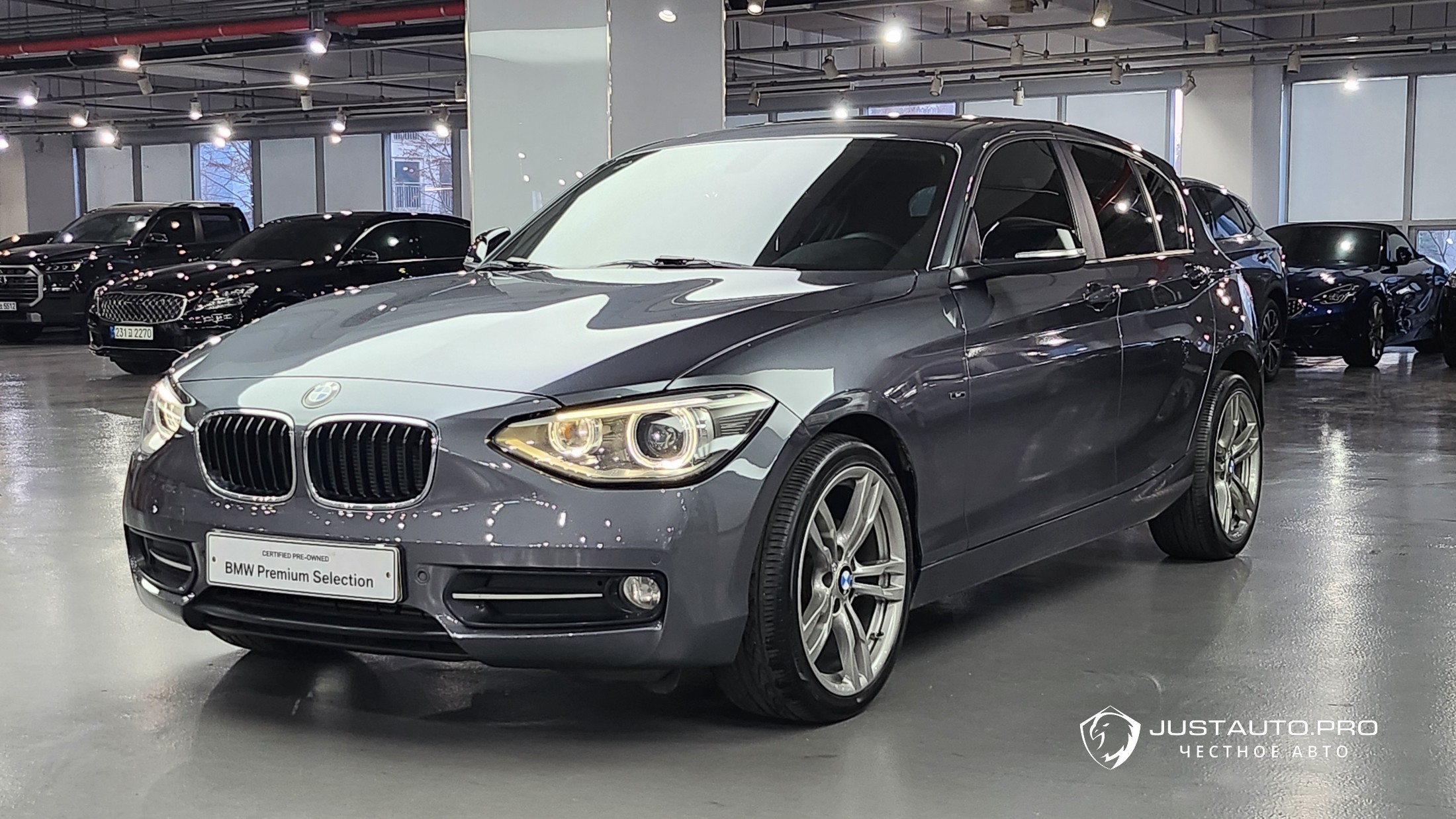 Автомобиль BMW 1-Series