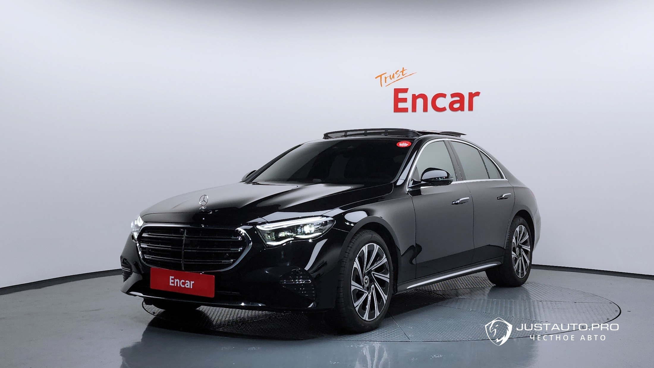 Автомобиль Mercedes-Benz E-Class