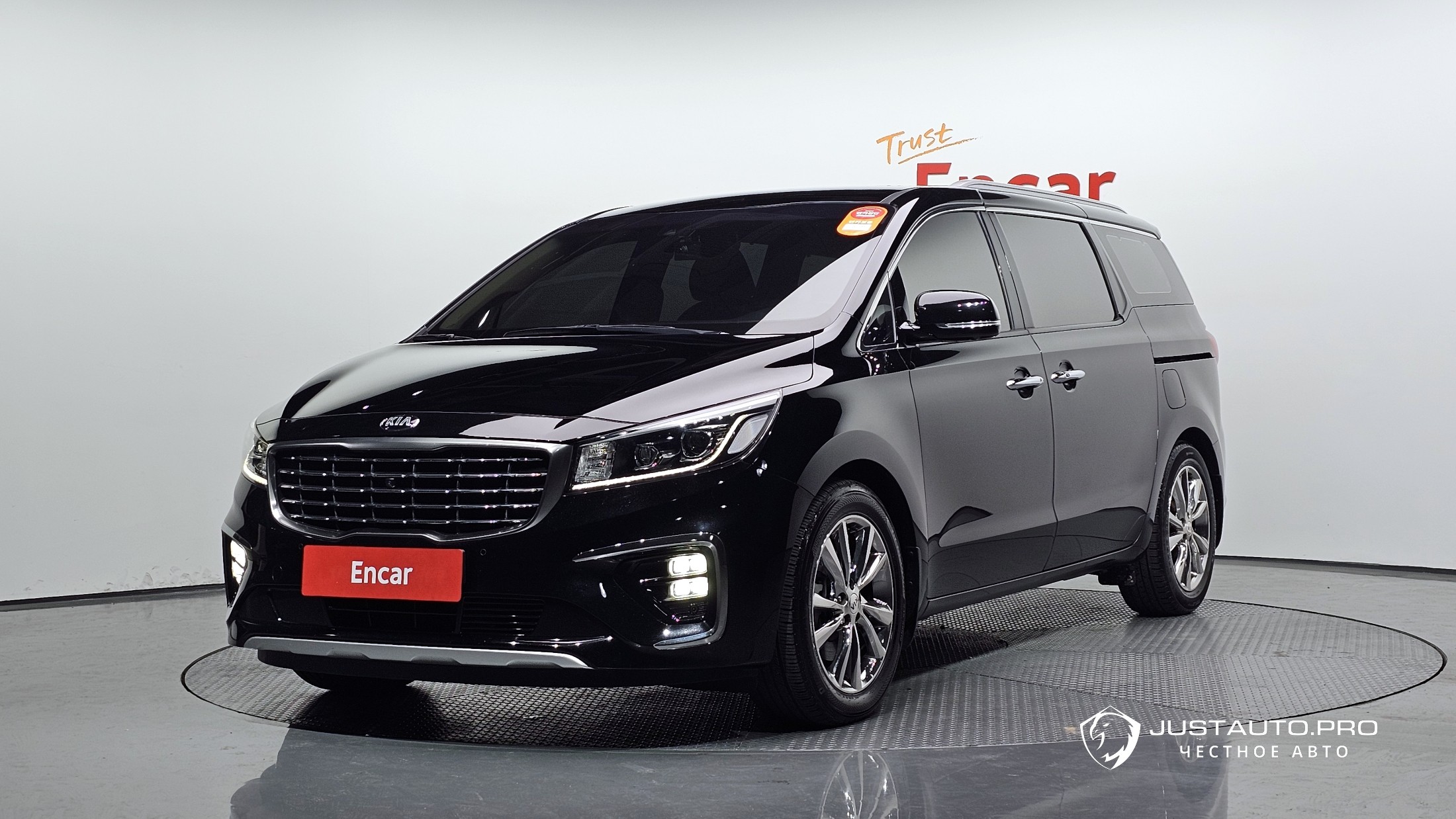 Автомобиль Kia Canival