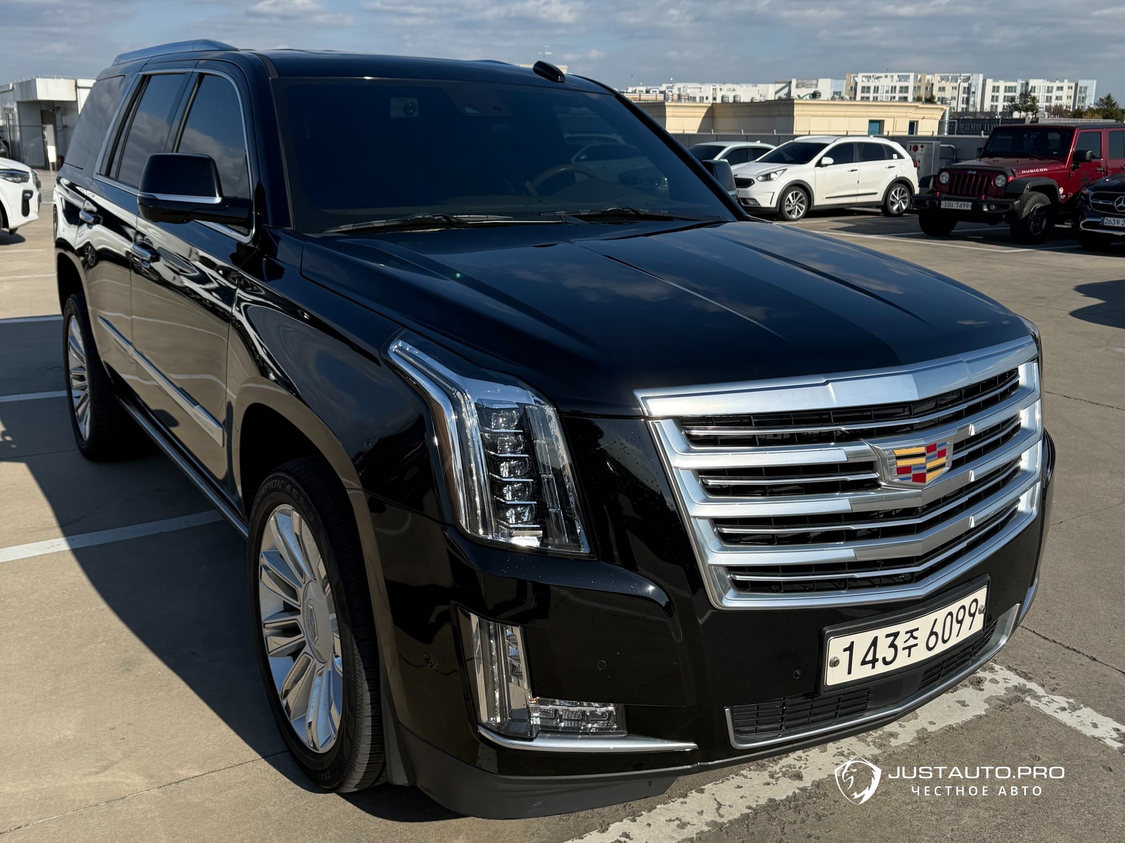 Автомобиль Cadillac Escalade
