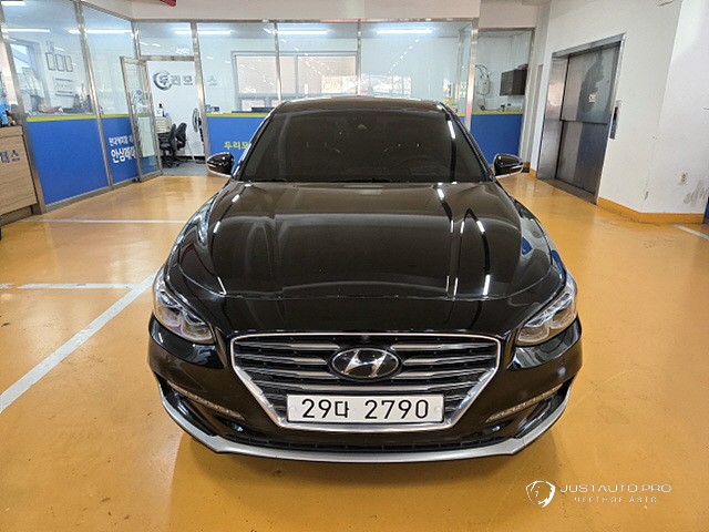 Автомобиль Hyundai Grandeur