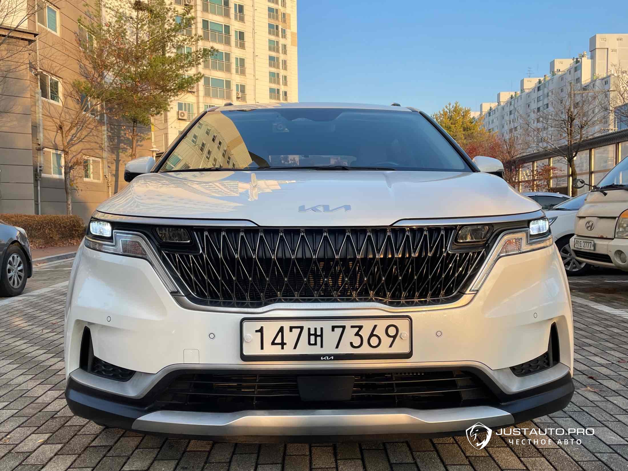 Автомобиль Kia Canival