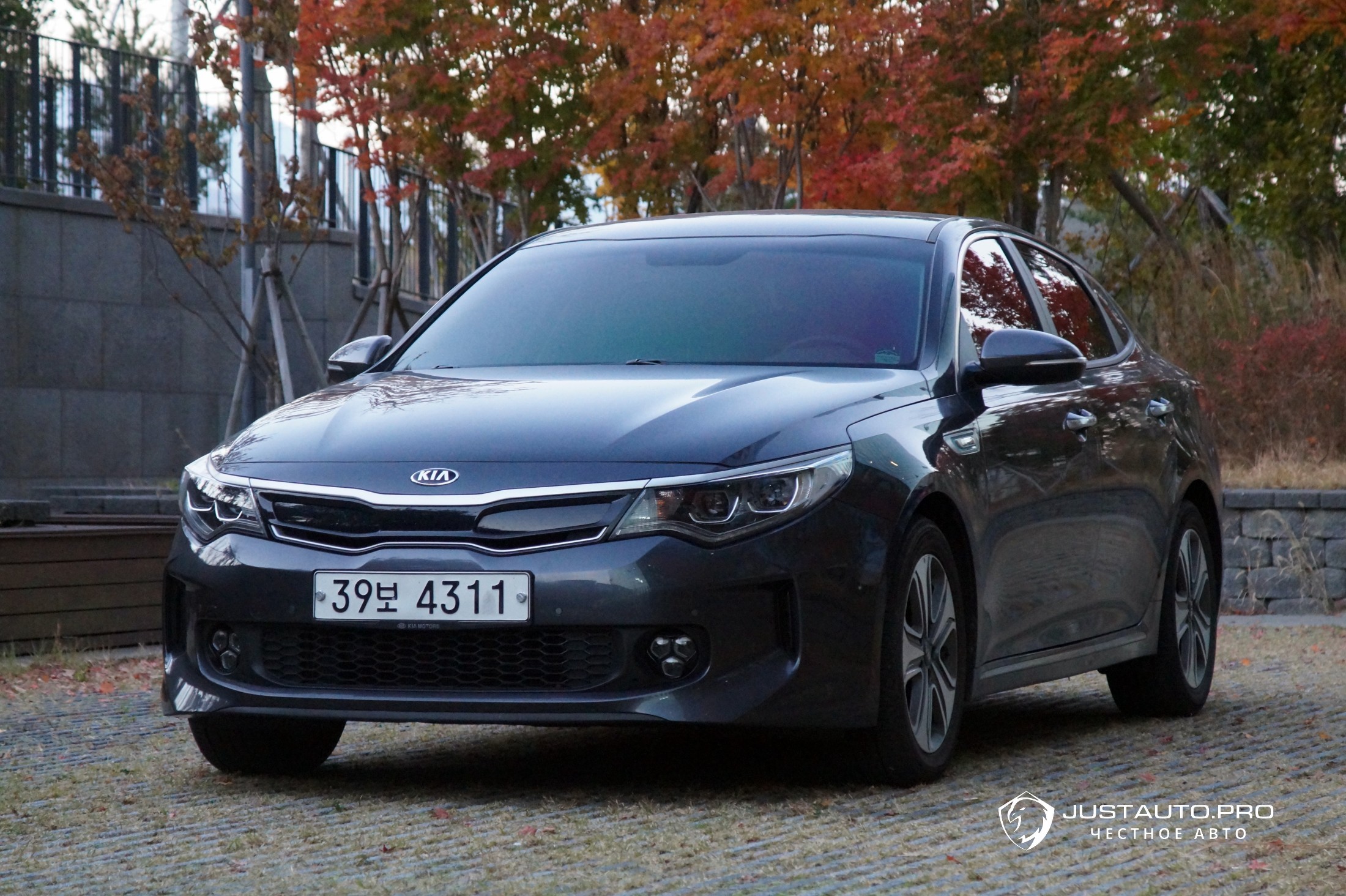 Автомобиль Kia K5