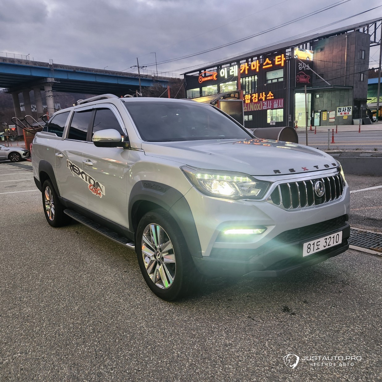 Автомобиль KG_Mobility_Ssangyong Rexton
