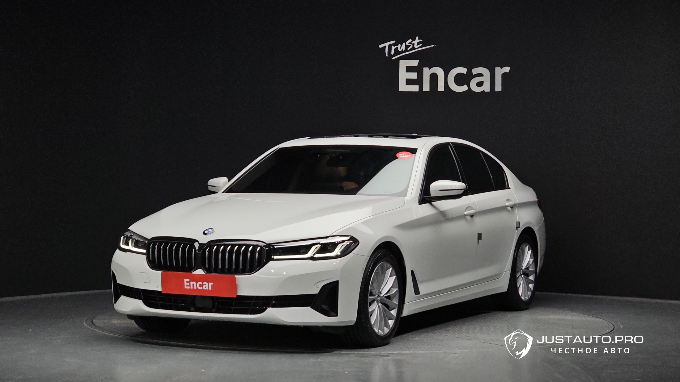 Автомобиль BMW 5-Series