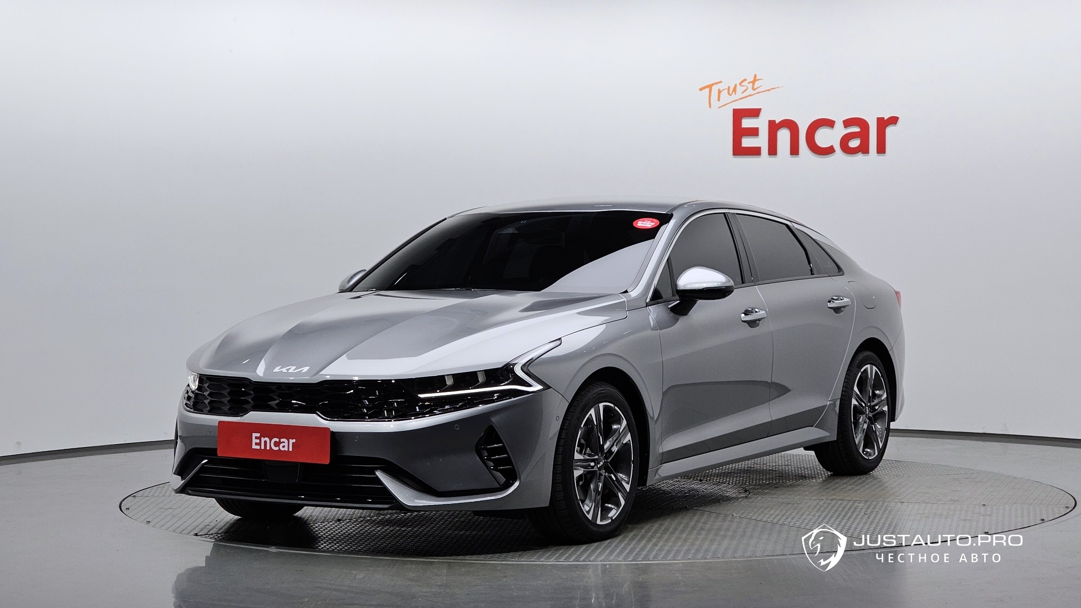 Автомобиль Kia K5