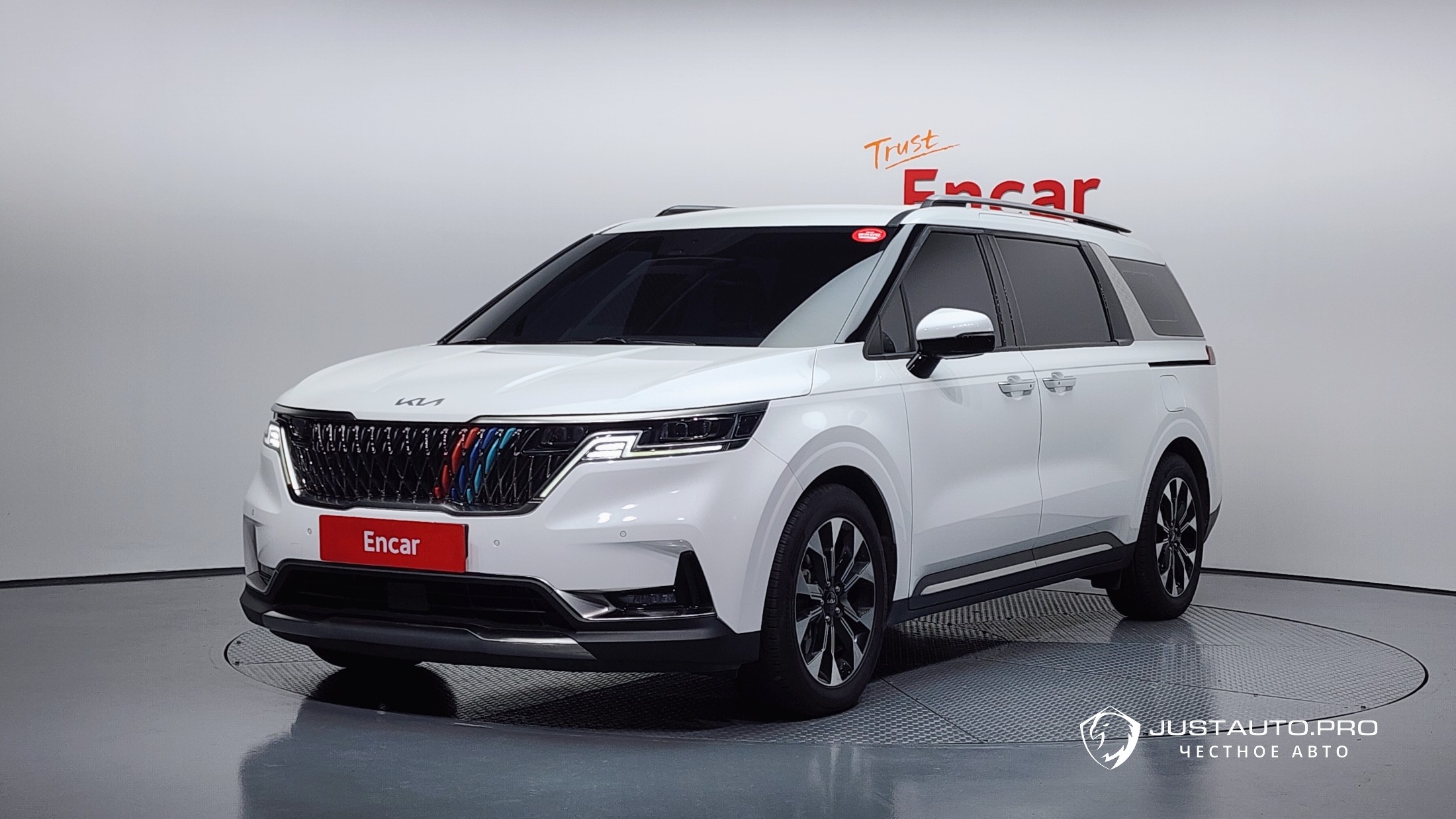 Автомобиль Kia Canival