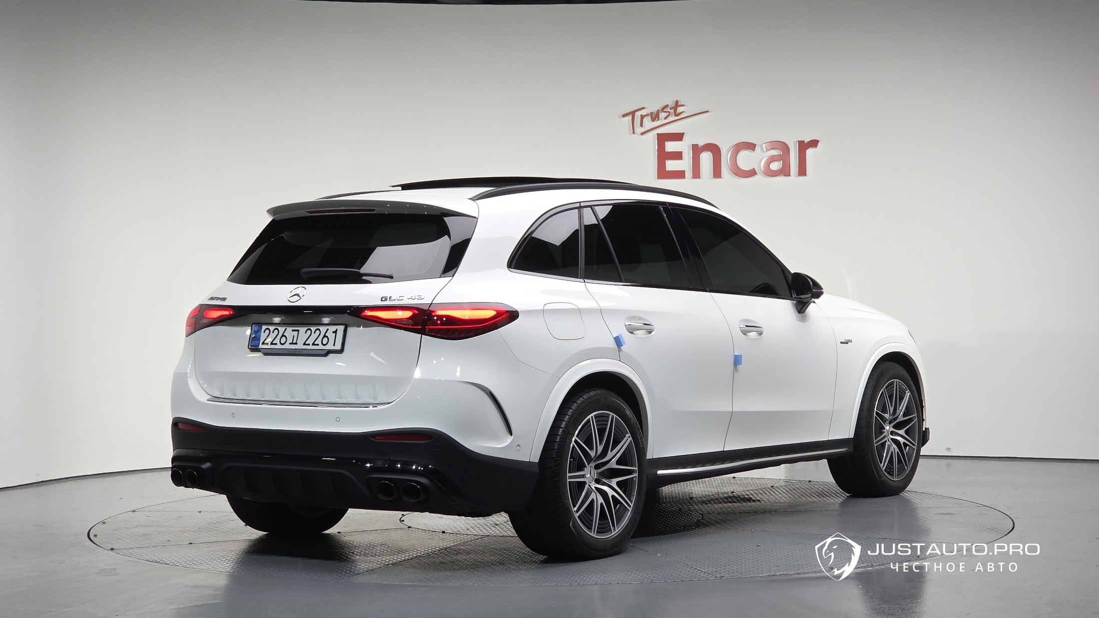 Автомобиль Mercedes-Benz GLC-Class