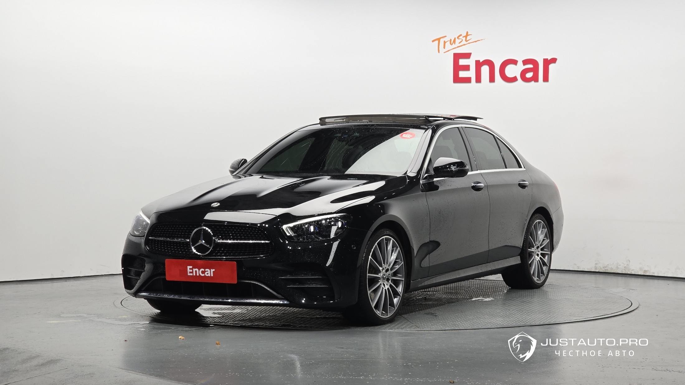 Автомобиль Mercedes-Benz E-Class